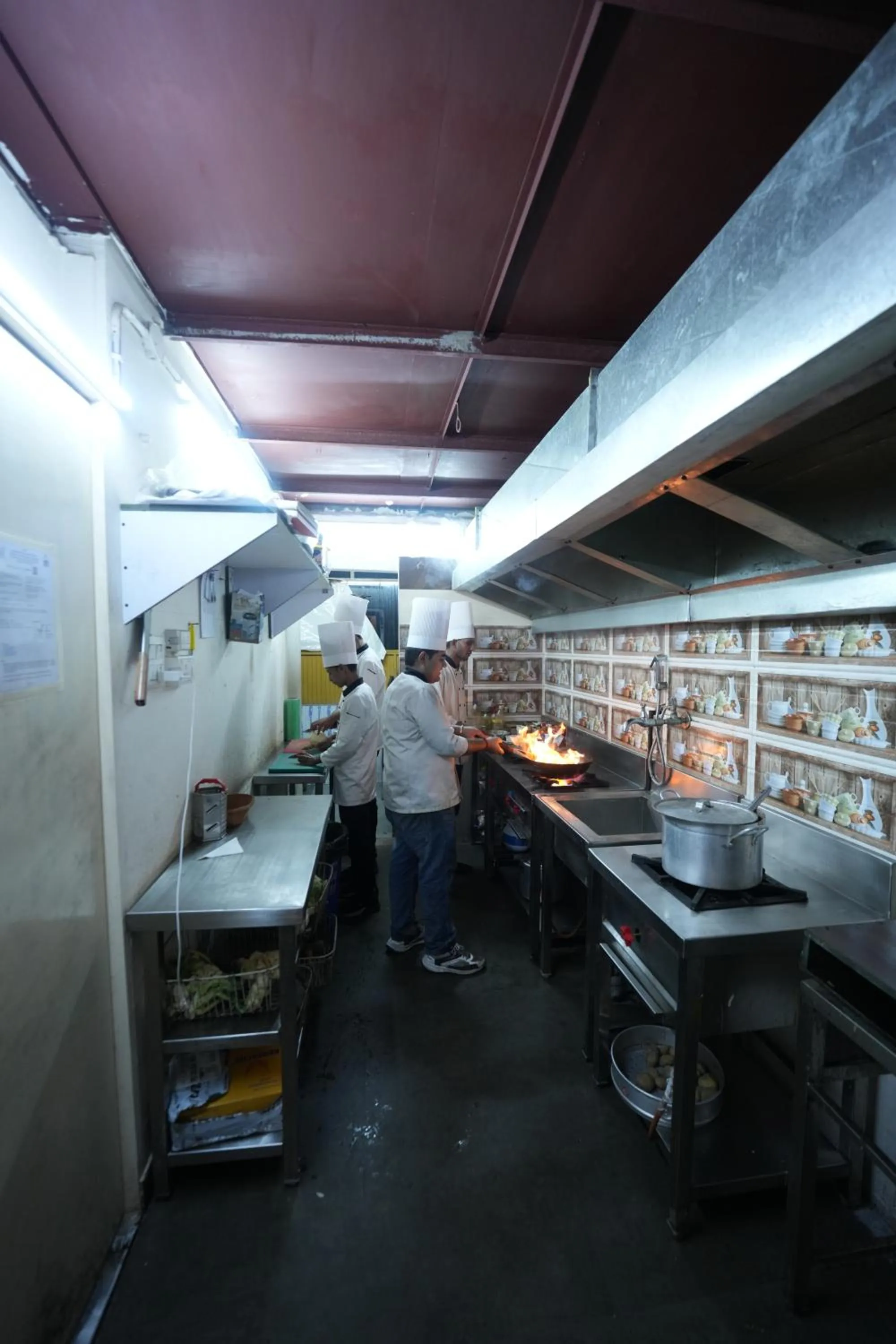 Kitchen or kitchenette in Hotel Square One by D'Polo Dharamshala