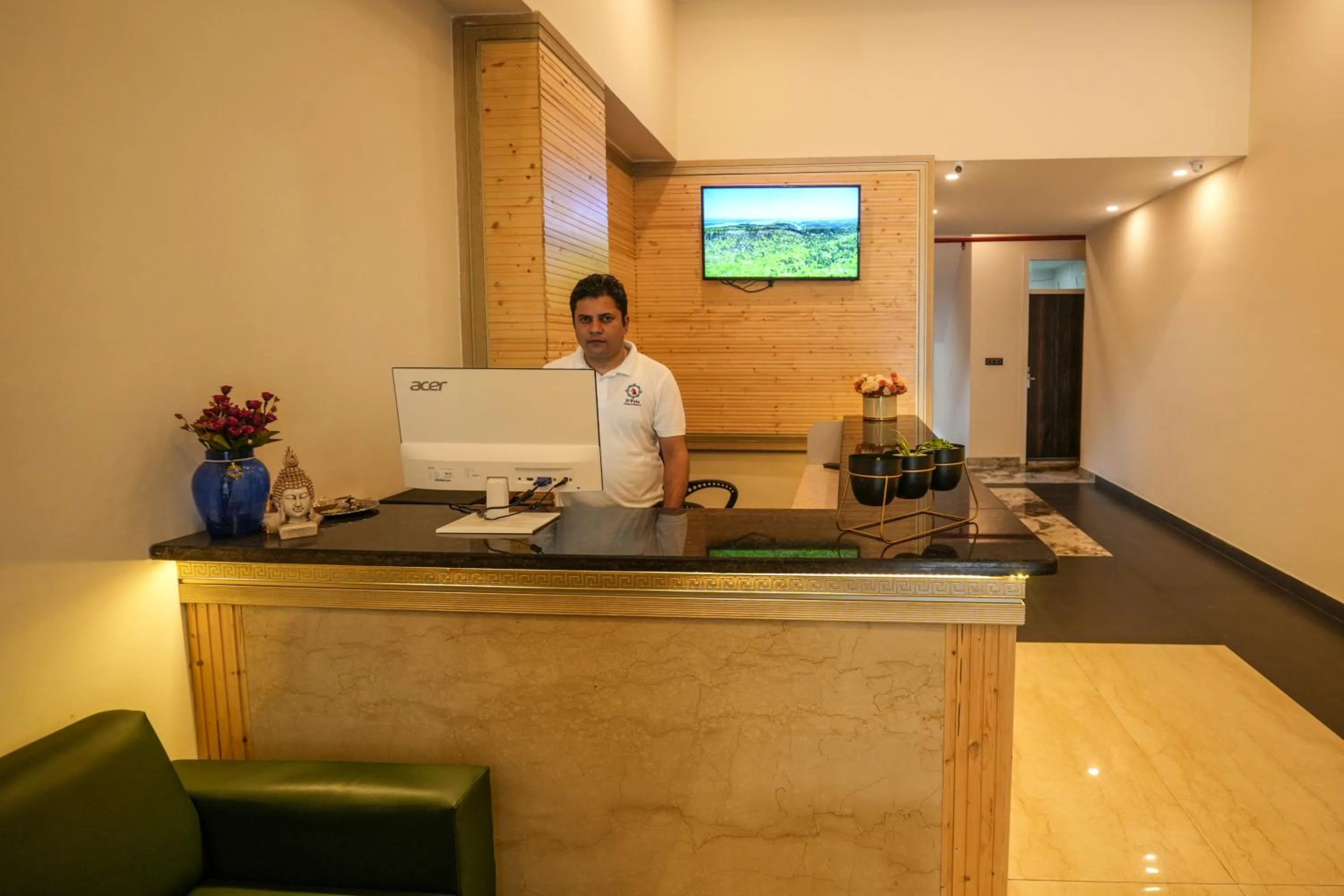 Lobby or reception in Hotel Square One by D'Polo Dharamshala