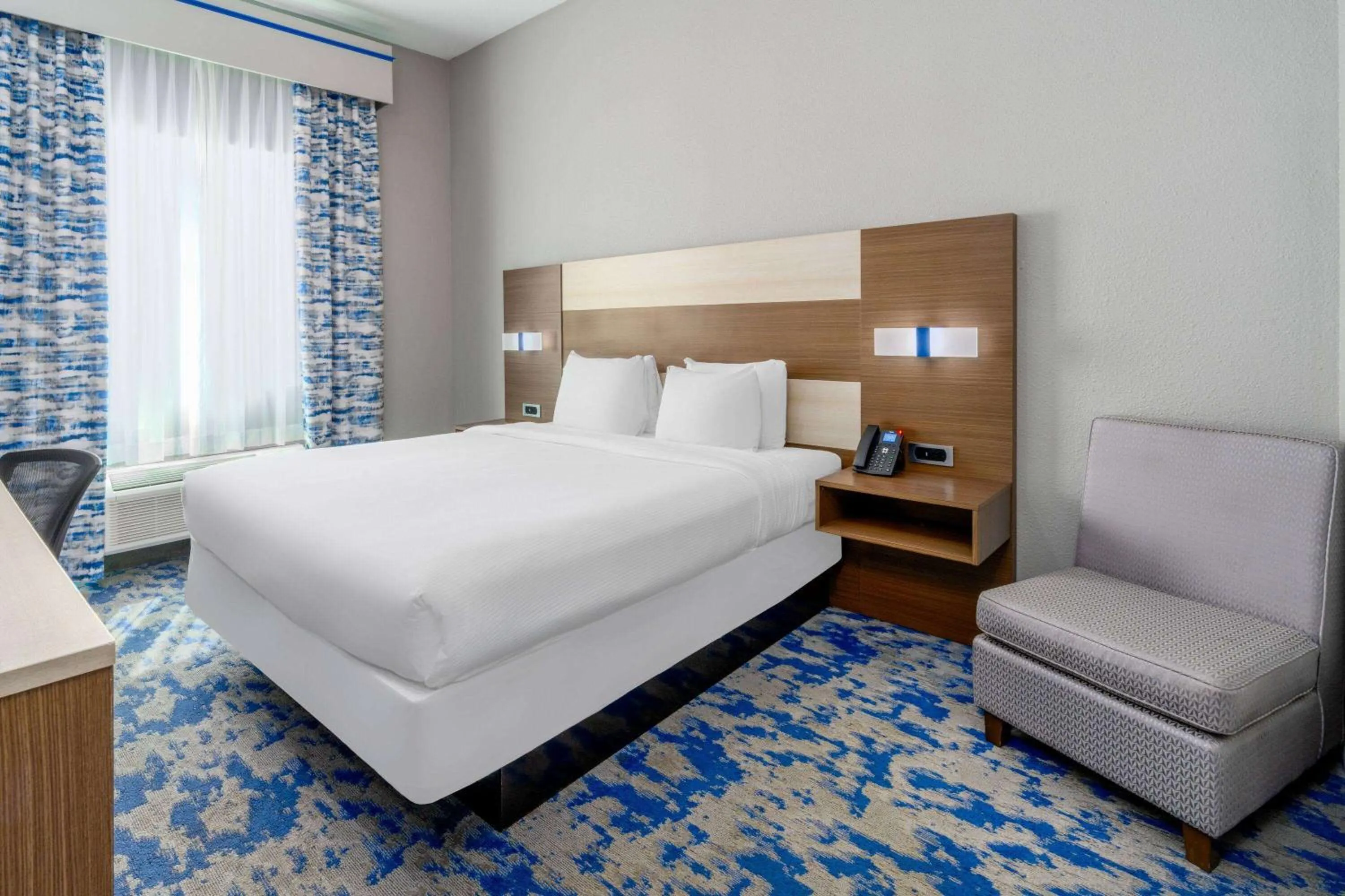 Photo of the whole room, Bed in Baymont by Wyndham Carlsbad NM