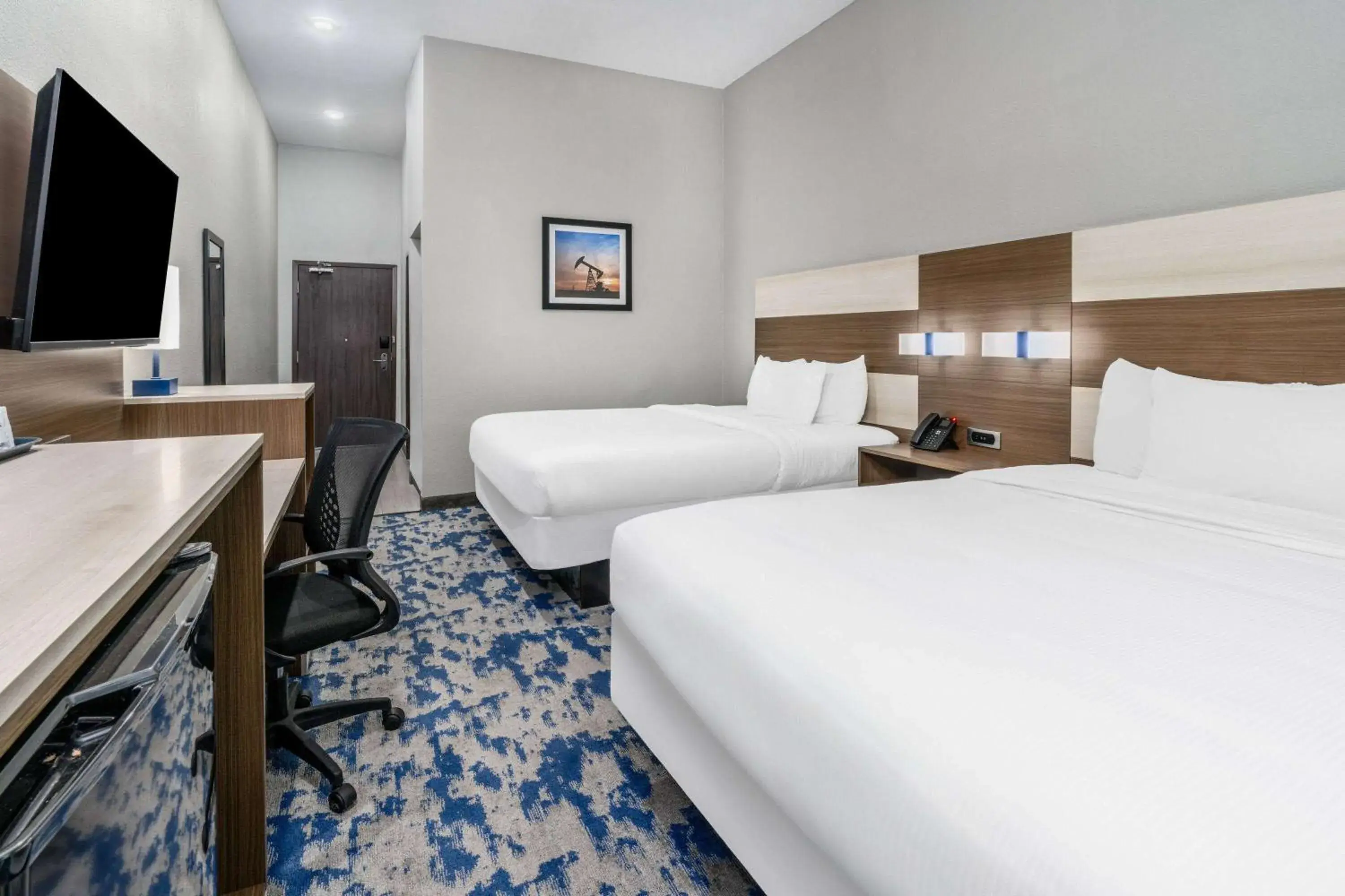 Queen Room with Two Queen Beds, Mobility Access and Bathtub with Grab Bars, Non-Smoking in Baymont by Wyndham Carlsbad NM Queen Room with Two Queen Beds, Mobility Access and Bathtub with Grab Bars, Non-Smoking in Baymont by Wyndham Carlsbad NM