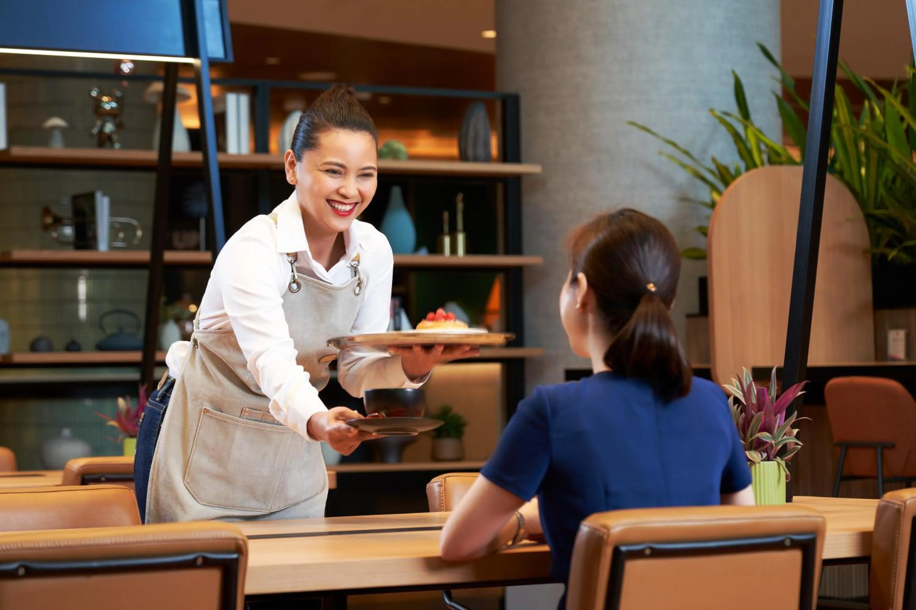 Lounge or bar in Resorts World Sentosa - Hotel Ora