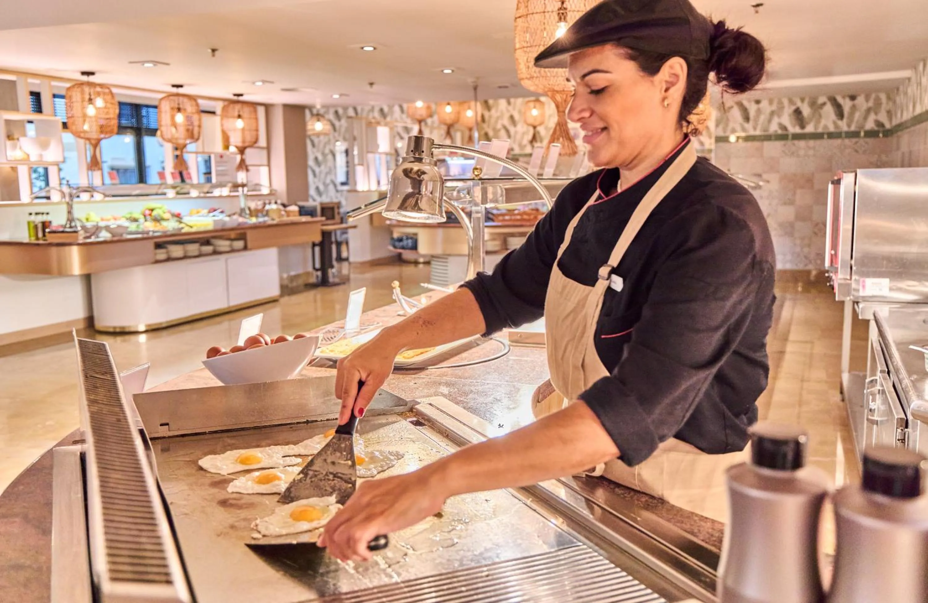 Food and drinks in Leonardo Hotel Fuengirola Costa del Sol