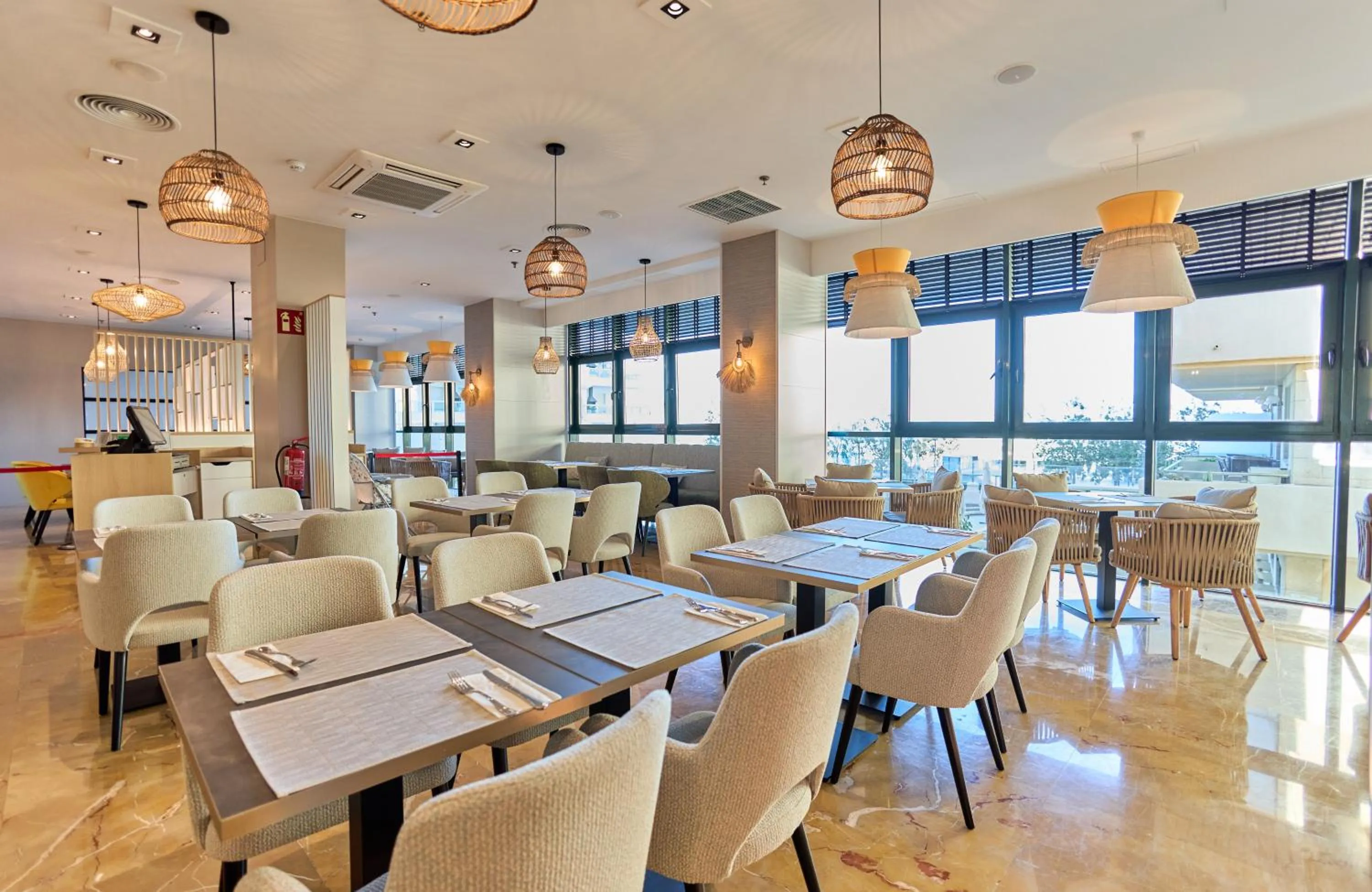 Restaurant/places to eat in Leonardo Hotel Fuengirola Costa del Sol