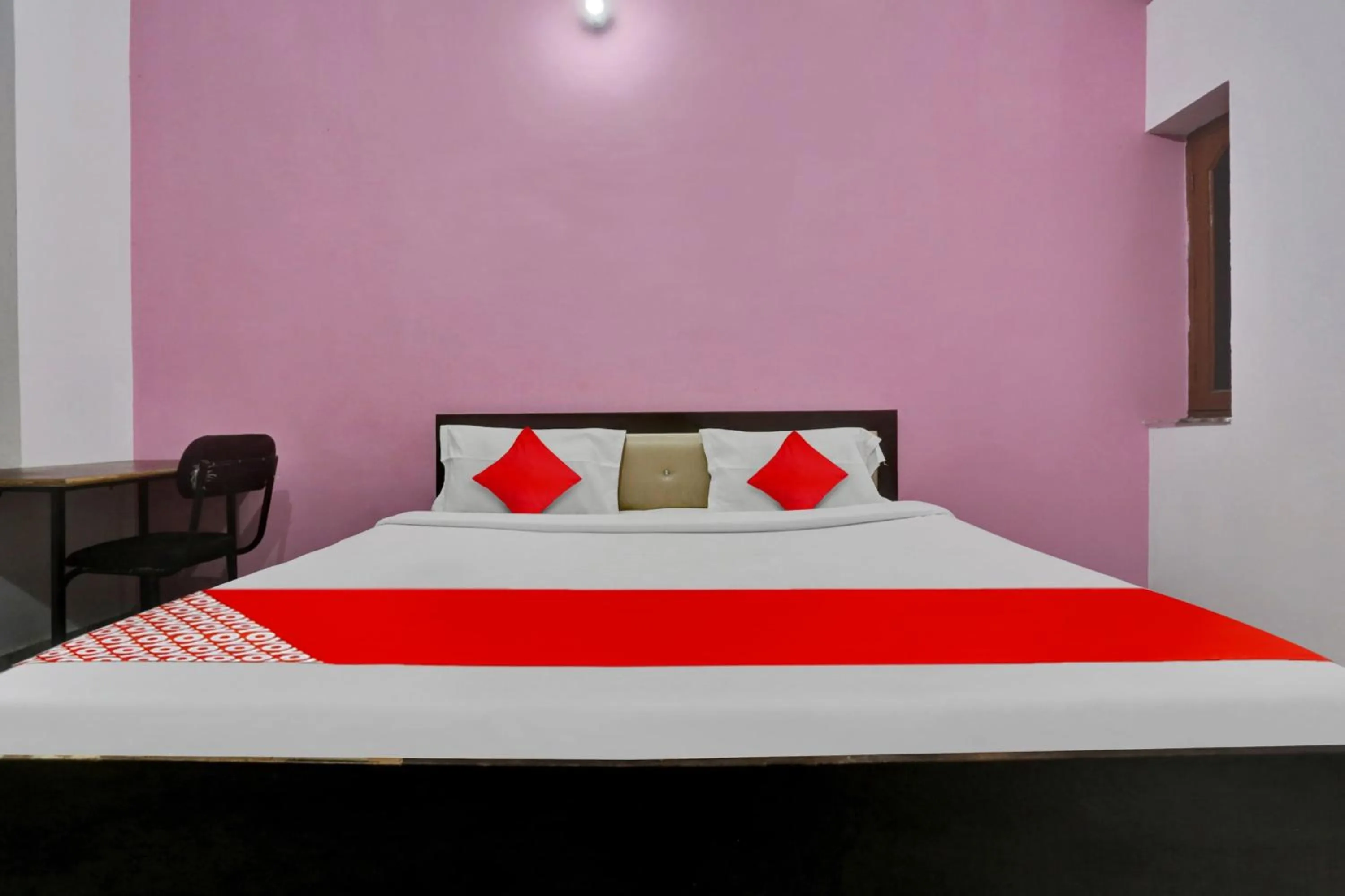 Bedroom in Hotel O Hotel Royal Palace