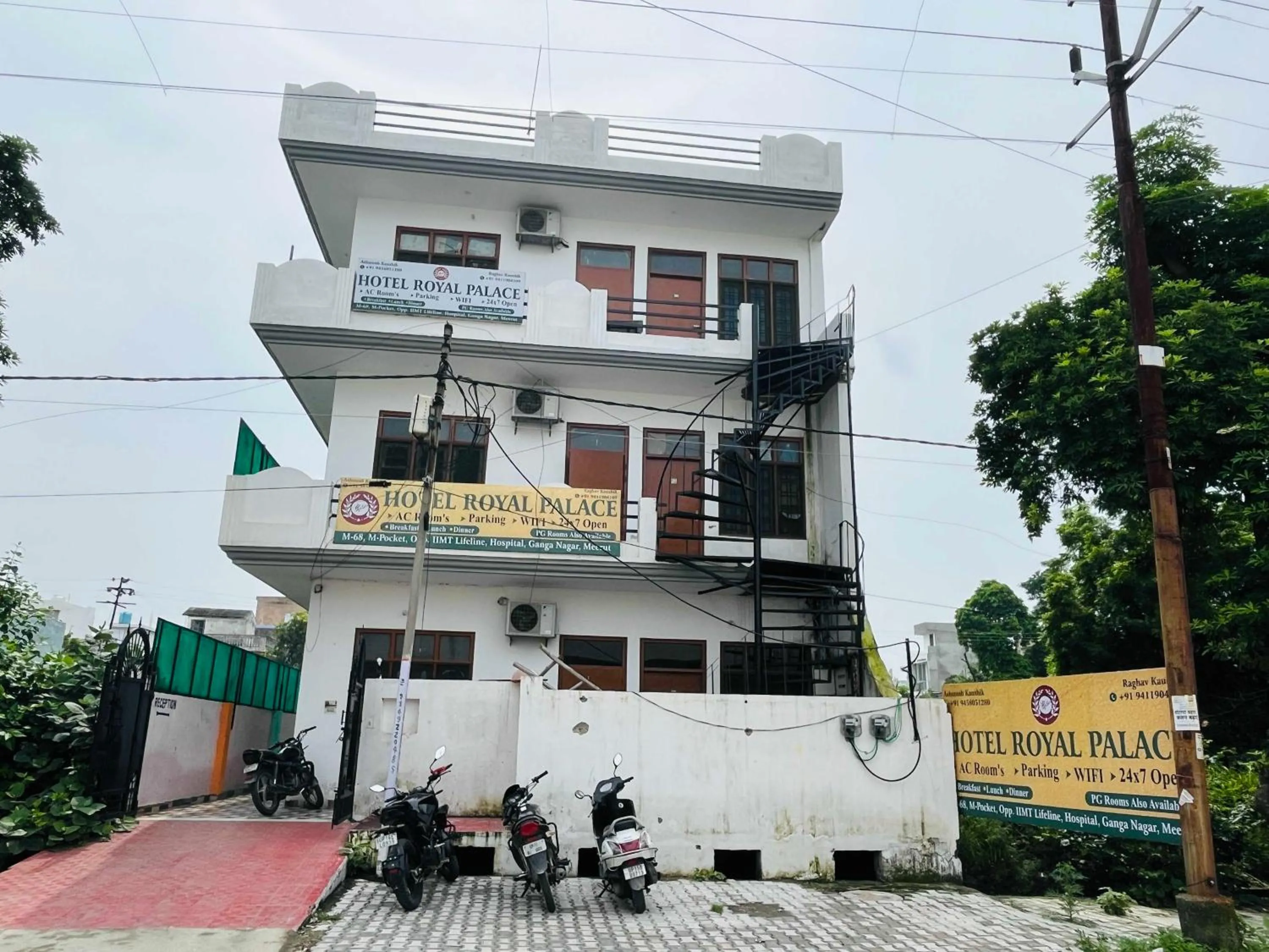 Facade/entrance in Hotel O Hotel Royal Palace