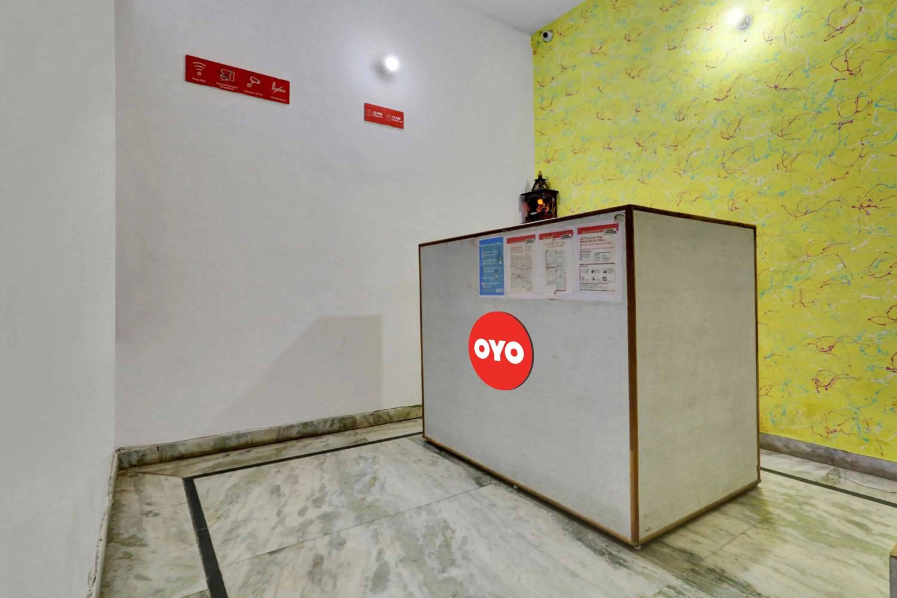 Lobby or reception in Hotel O Hotel Royal Palace