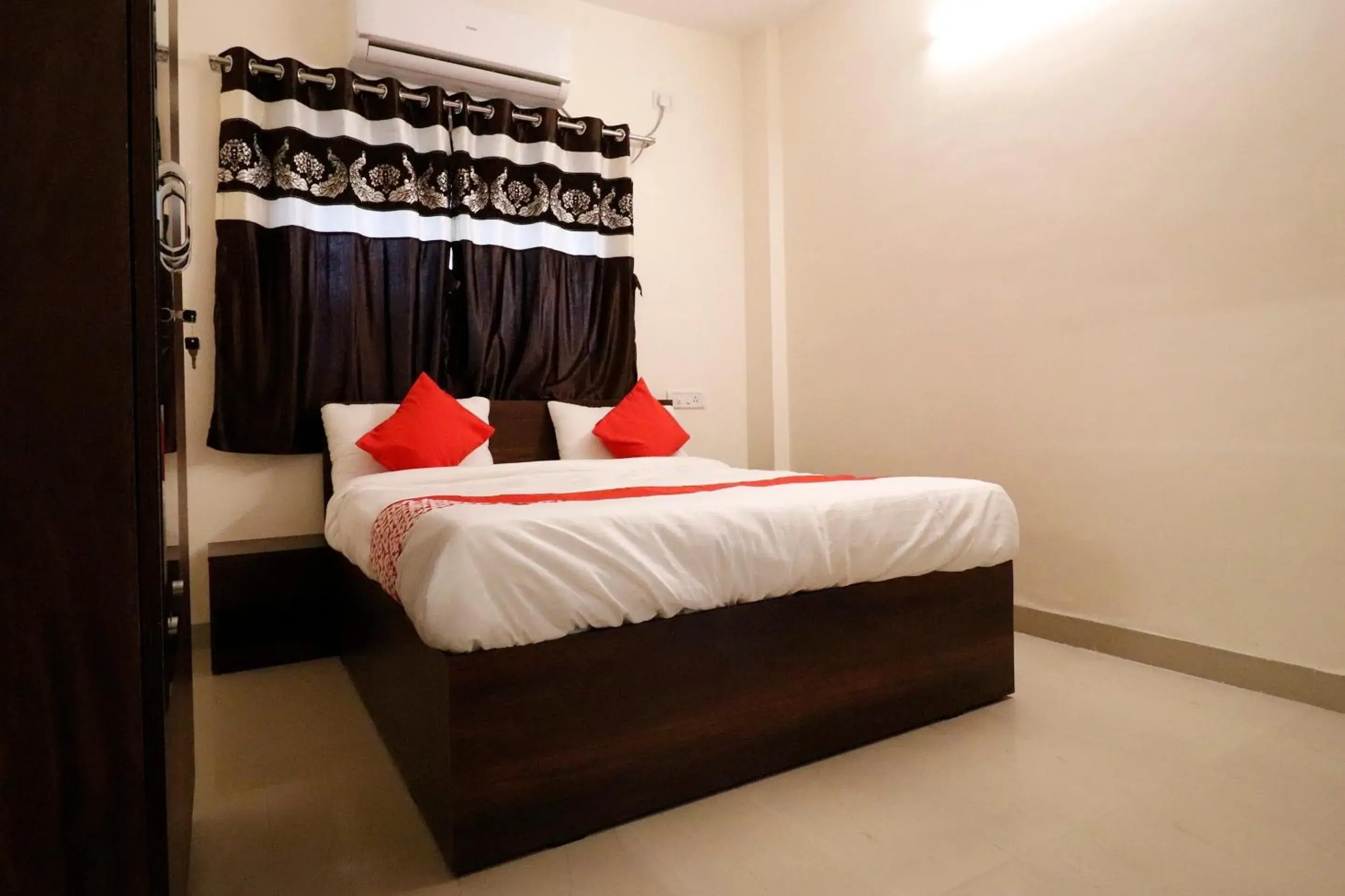 Bedroom in Hotel O The Pearl Inn Bedroom in Hotel O The Pearl Inn