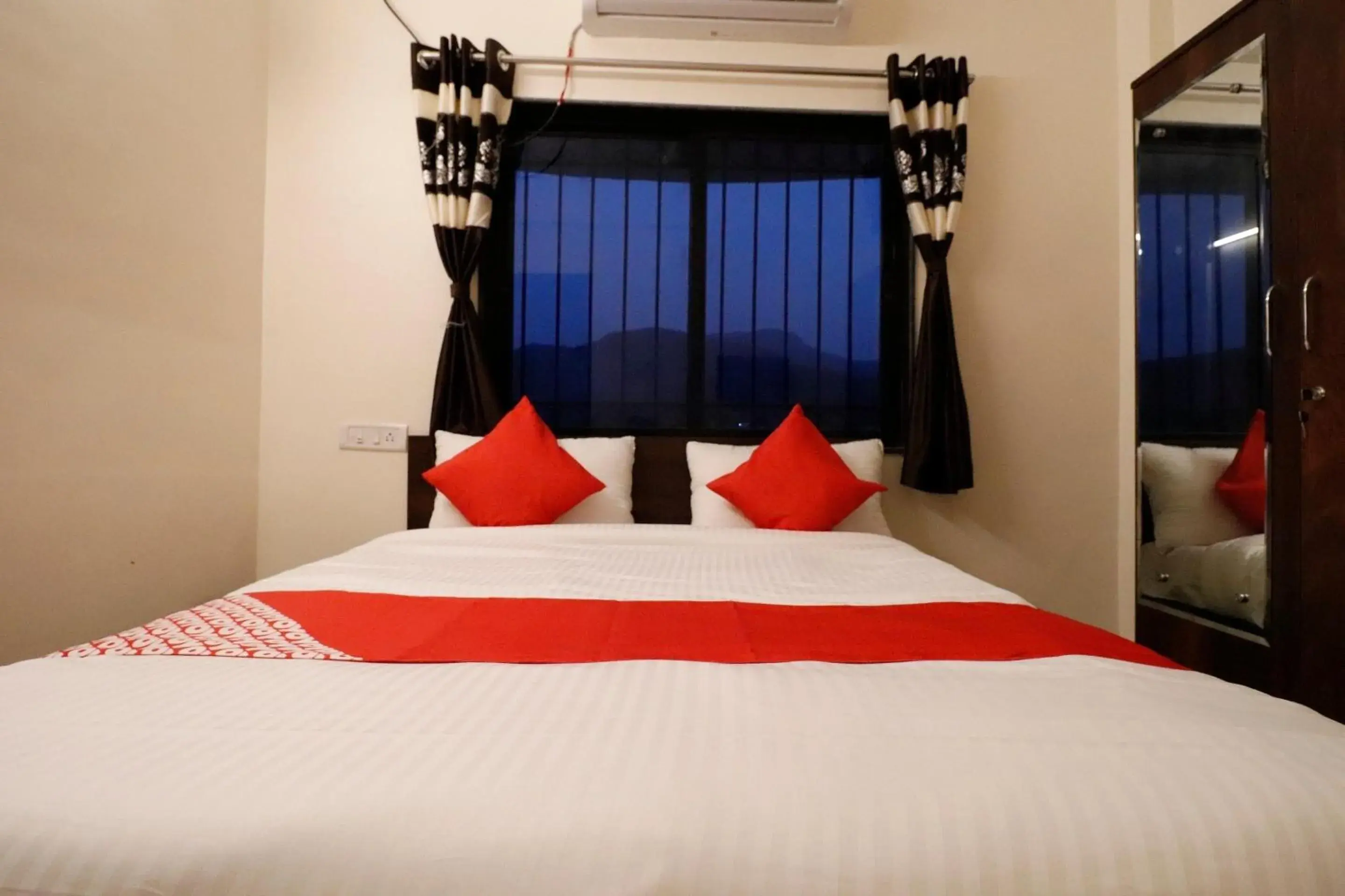 Facade/entrance in Hotel O The Pearl Inn Facade/entrance in Hotel O The Pearl Inn