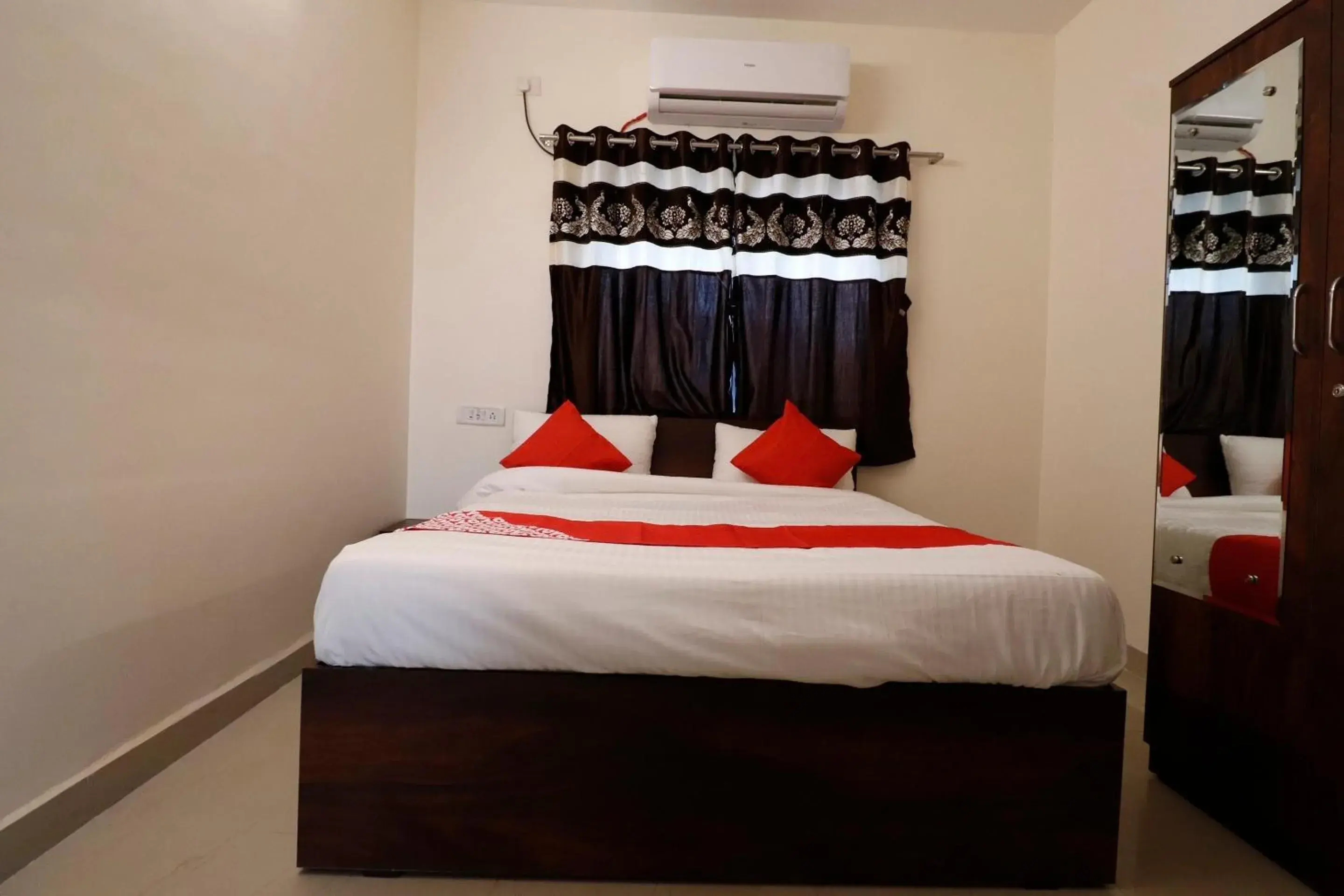 Bedroom in Hotel O The Pearl Inn Bedroom in Hotel O The Pearl Inn