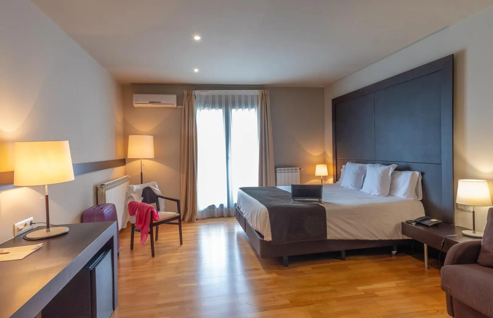 Bedroom, Bed in Hotel Bernat de So