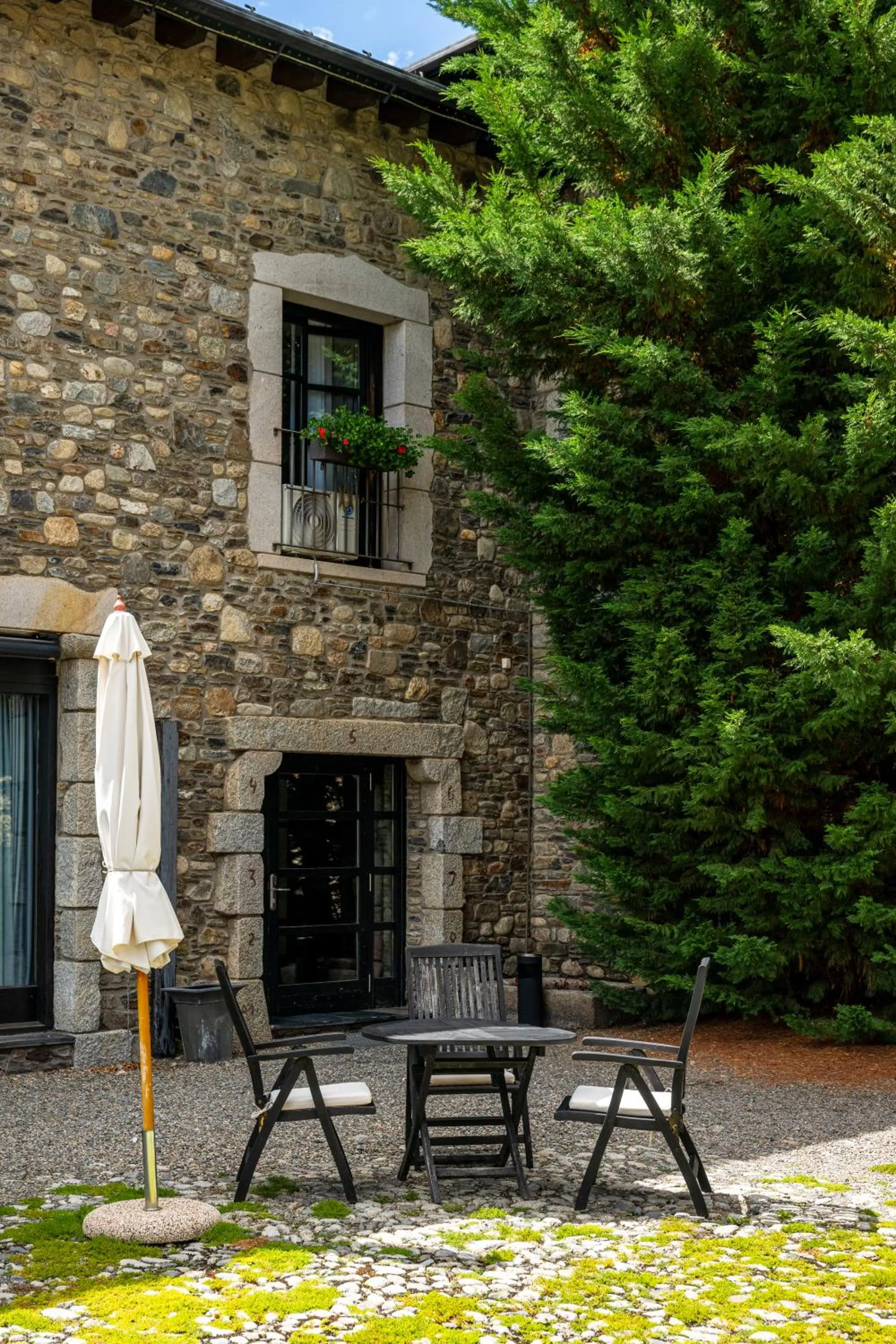 Property building in Hotel Bernat de So