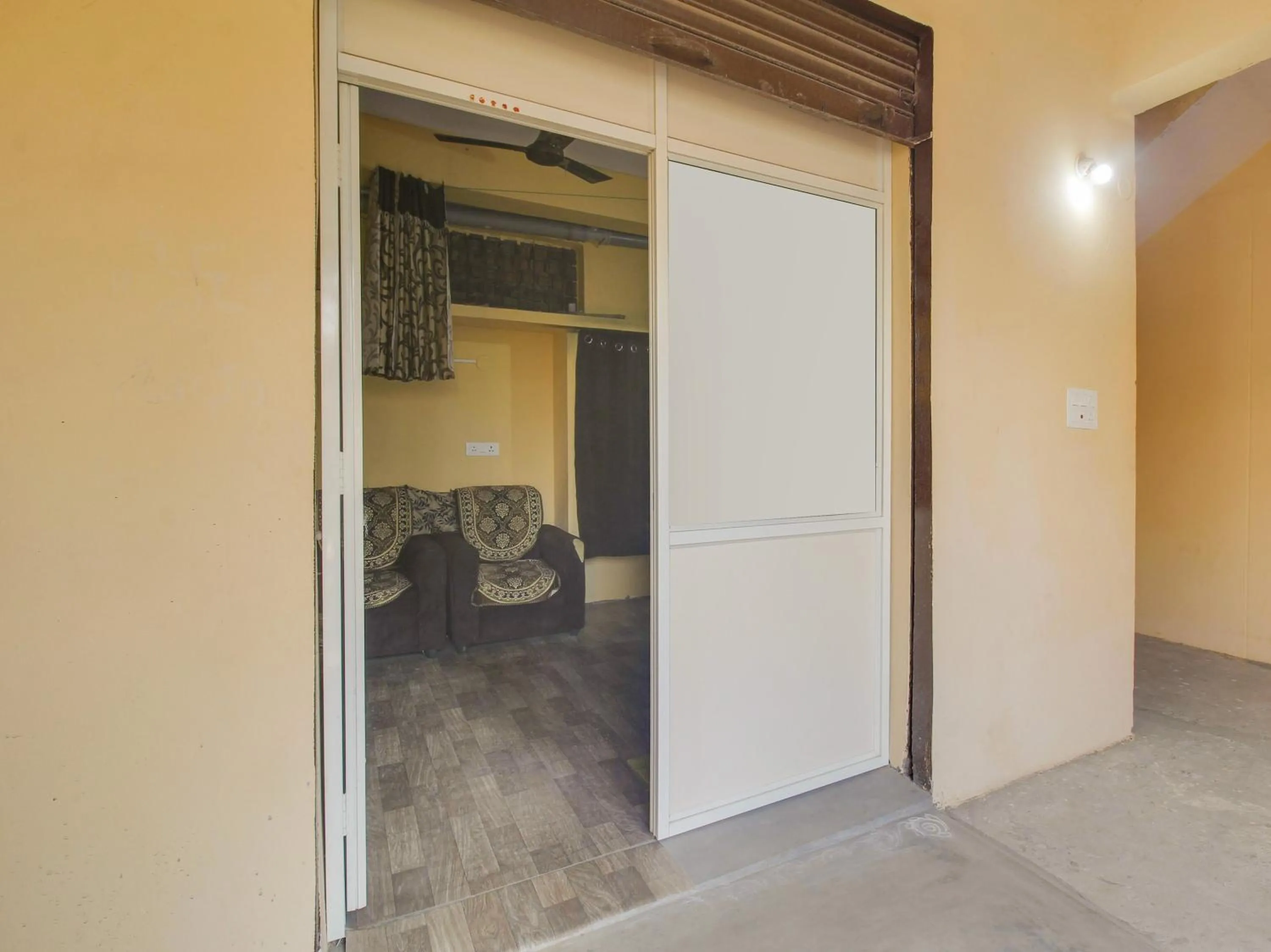 Facade/entrance in Hotel O by OYO AM Luxury AC ROOM'S