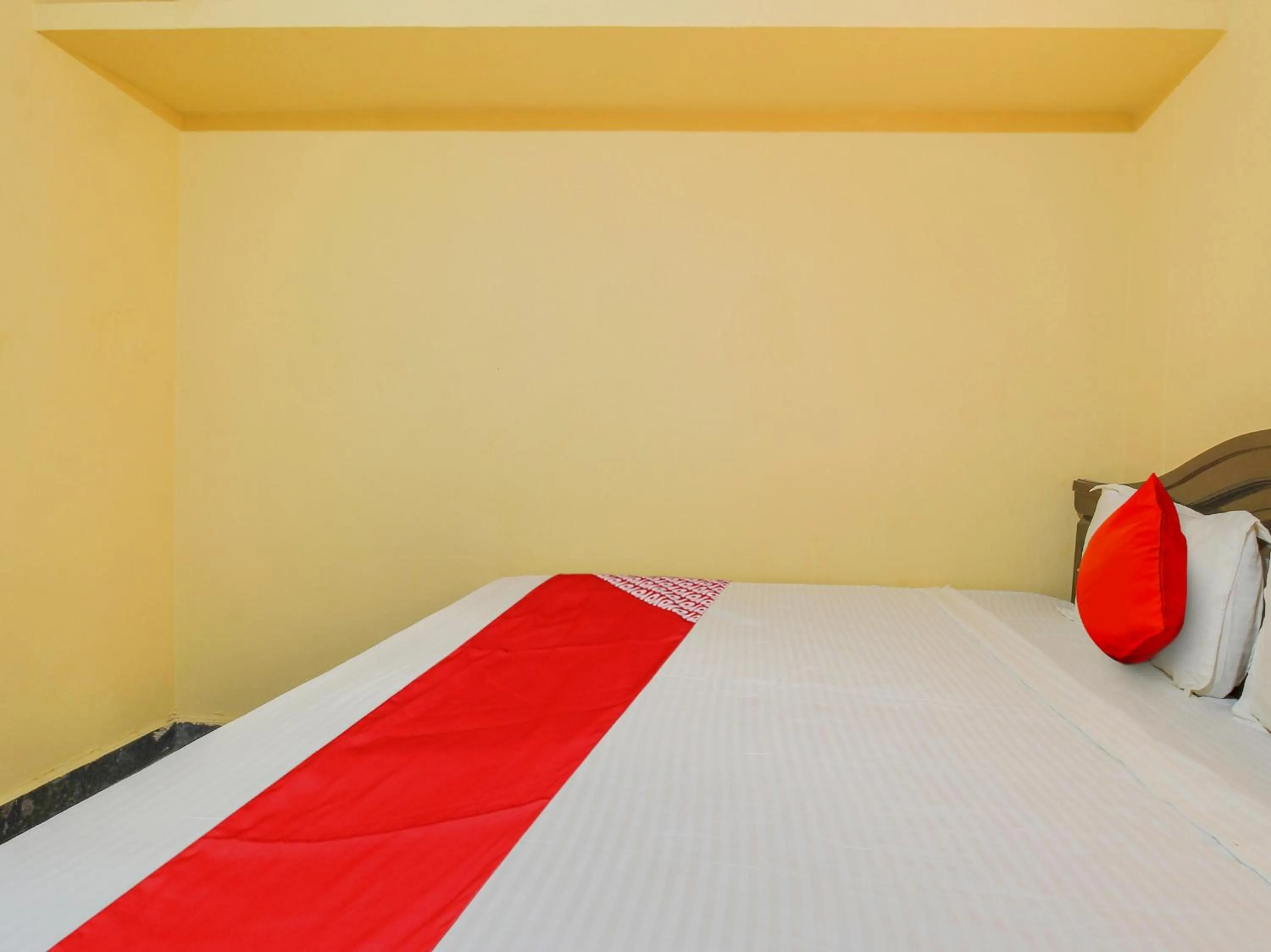 Bedroom, Bed in Hotel O by OYO AM Luxury AC ROOM'S