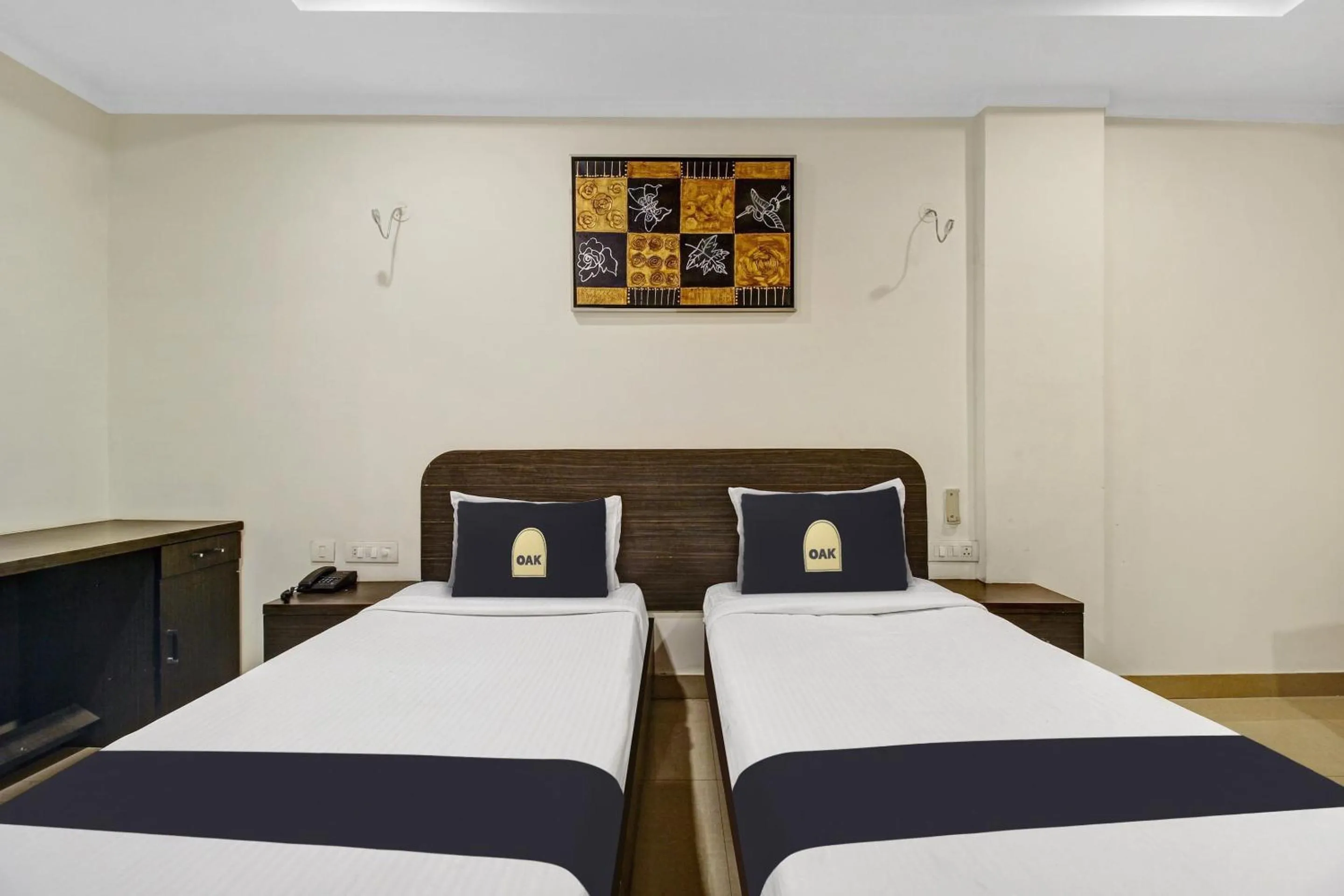 Bedroom, Bed in Super Townhouse Oak LB Nagar Ramoji