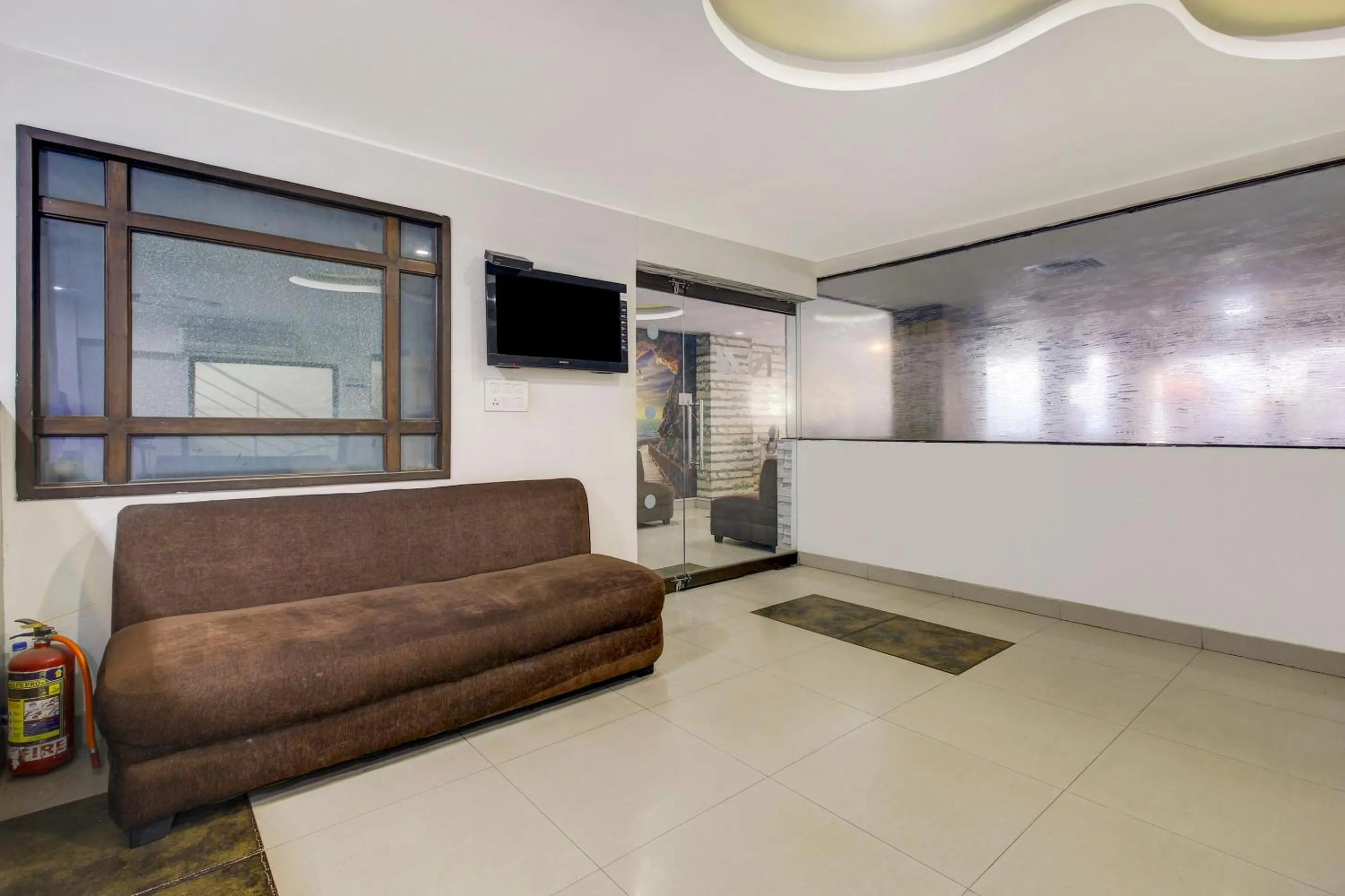 Lobby or reception in Super Townhouse Oak LB Nagar Ramoji