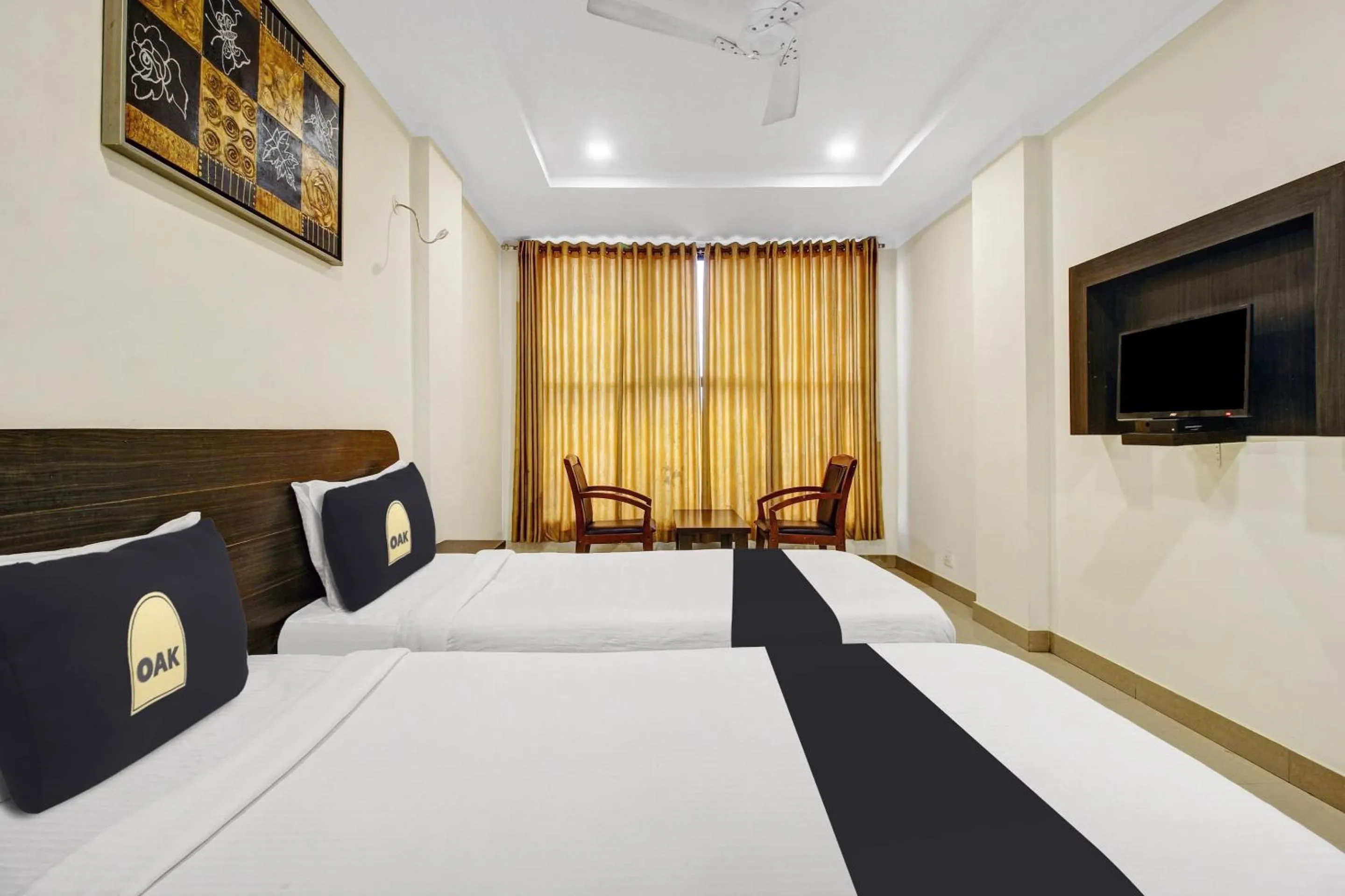 Bedroom, Bed in Super Townhouse Oak LB Nagar Ramoji