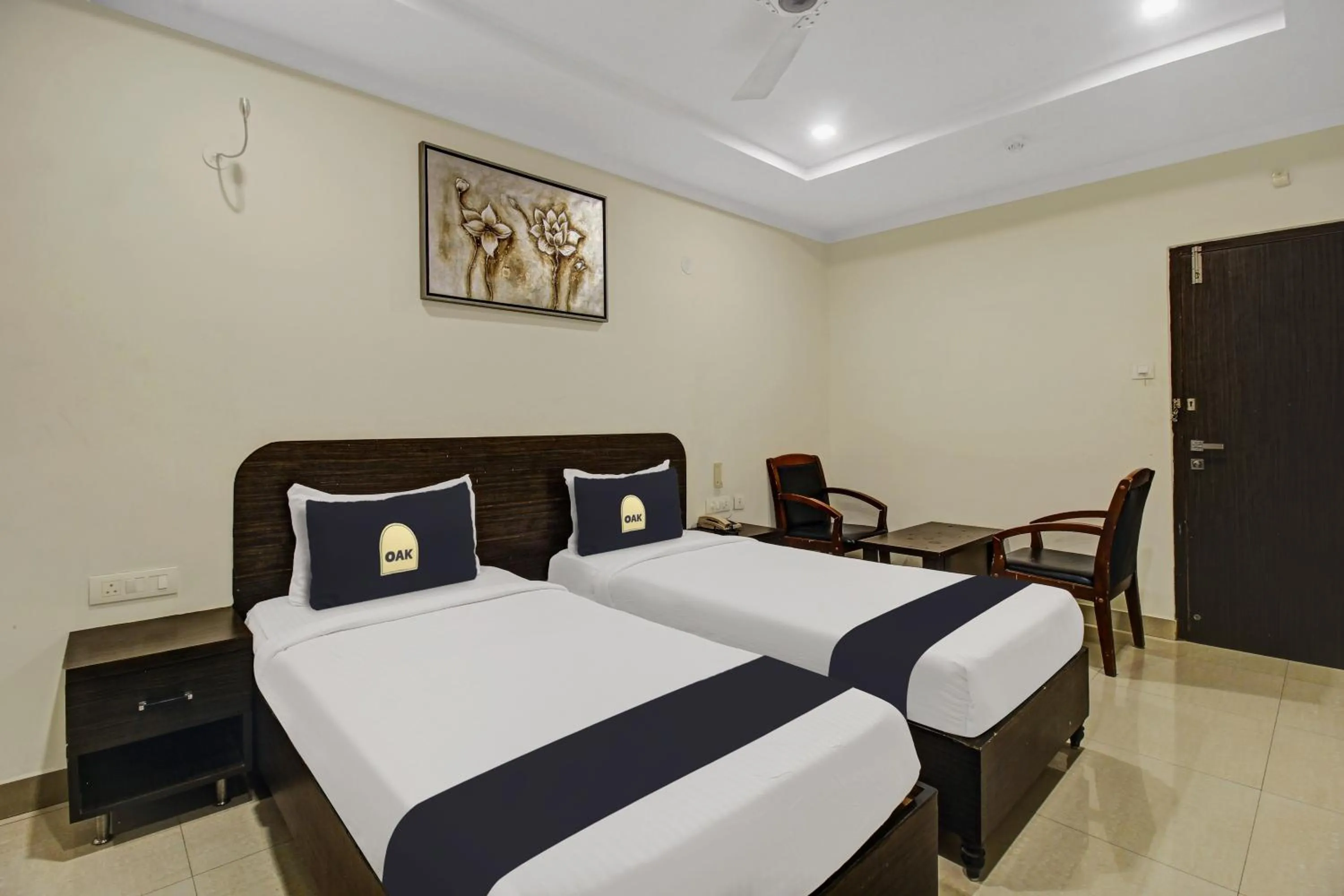 Bedroom, Bed in Super Townhouse Oak LB Nagar Ramoji