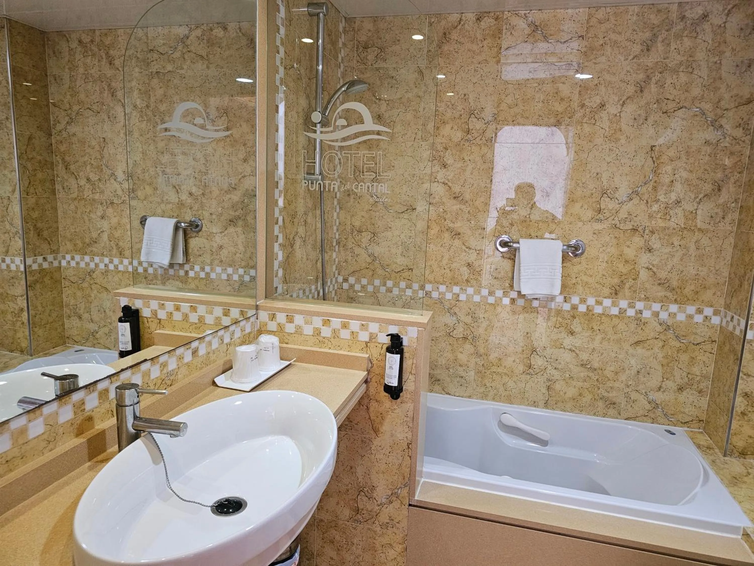 Bathroom in Hotel Punta del Cantal