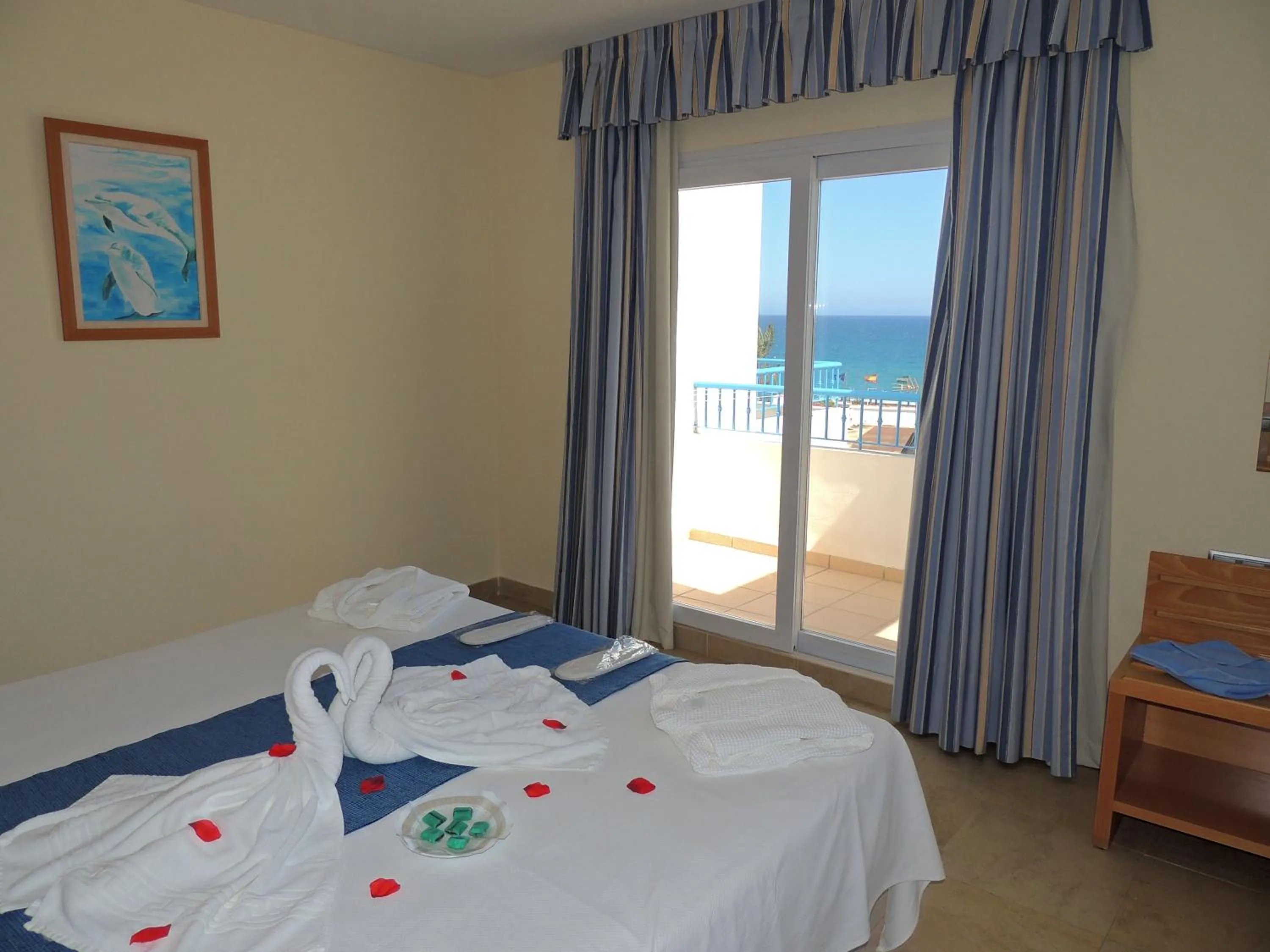 Bedroom, Bed in Hotel Punta del Cantal