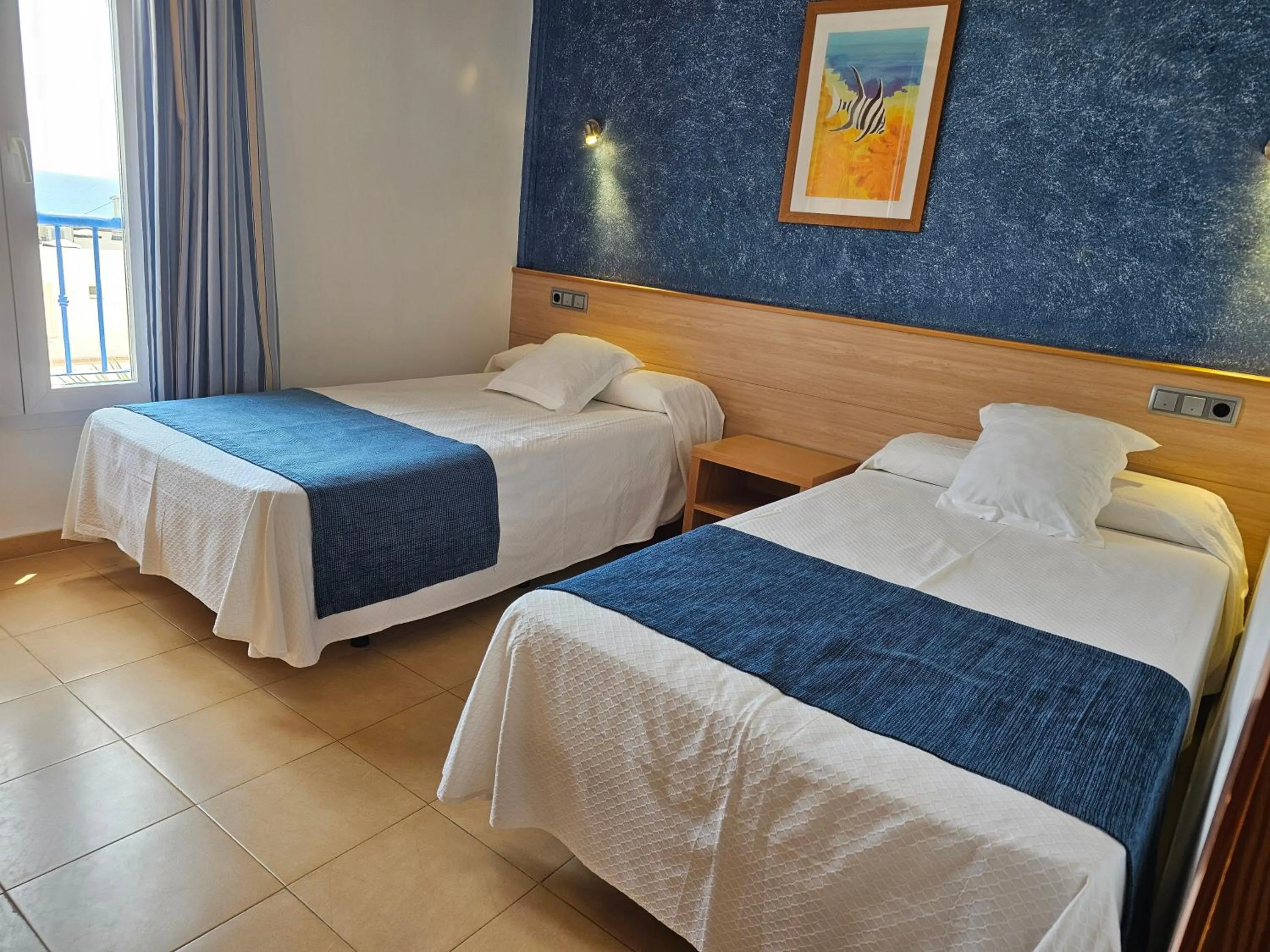 Bedroom, Bed in Hotel Punta del Cantal