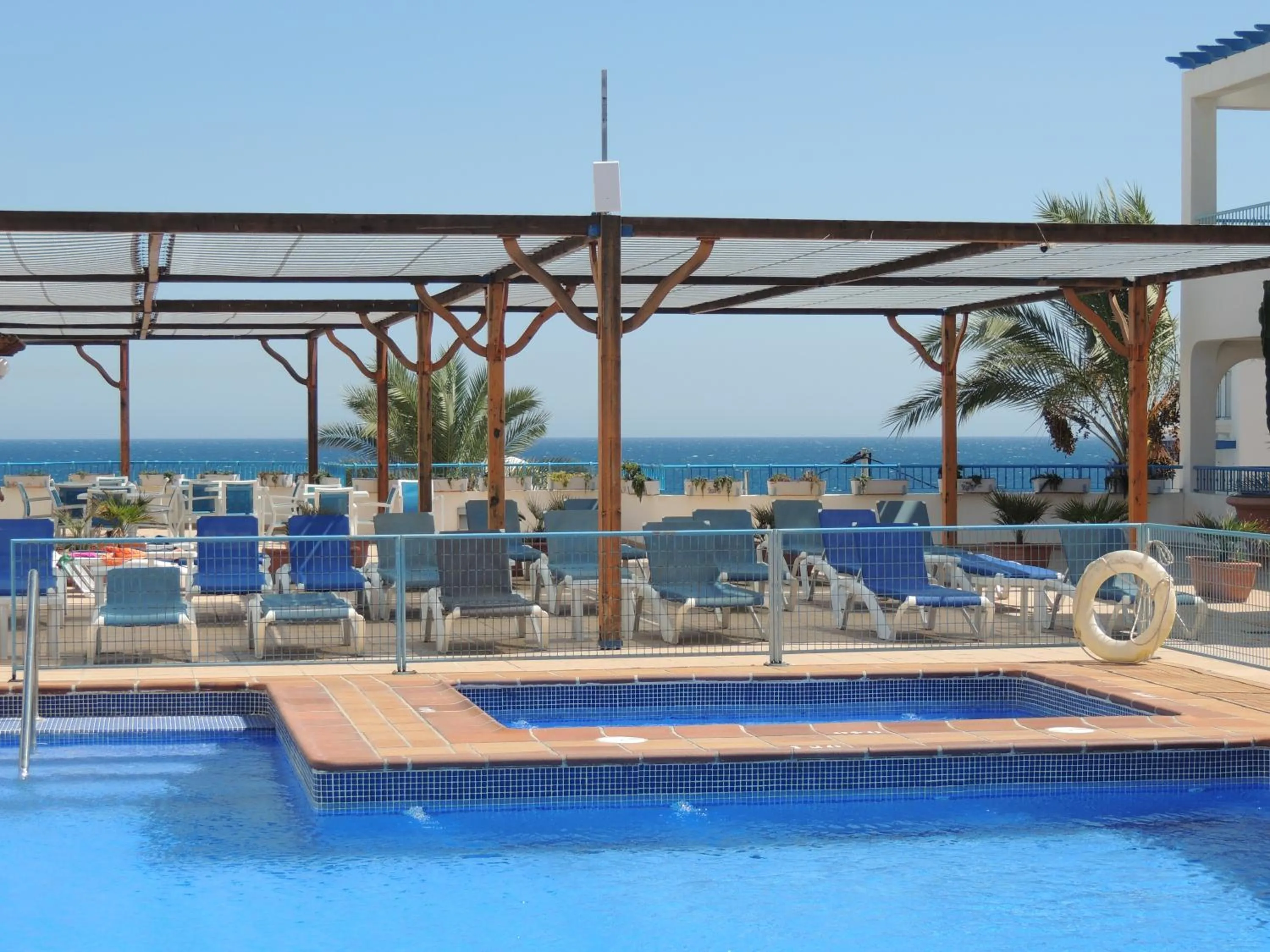 Swimming pool in Hotel Punta del Cantal