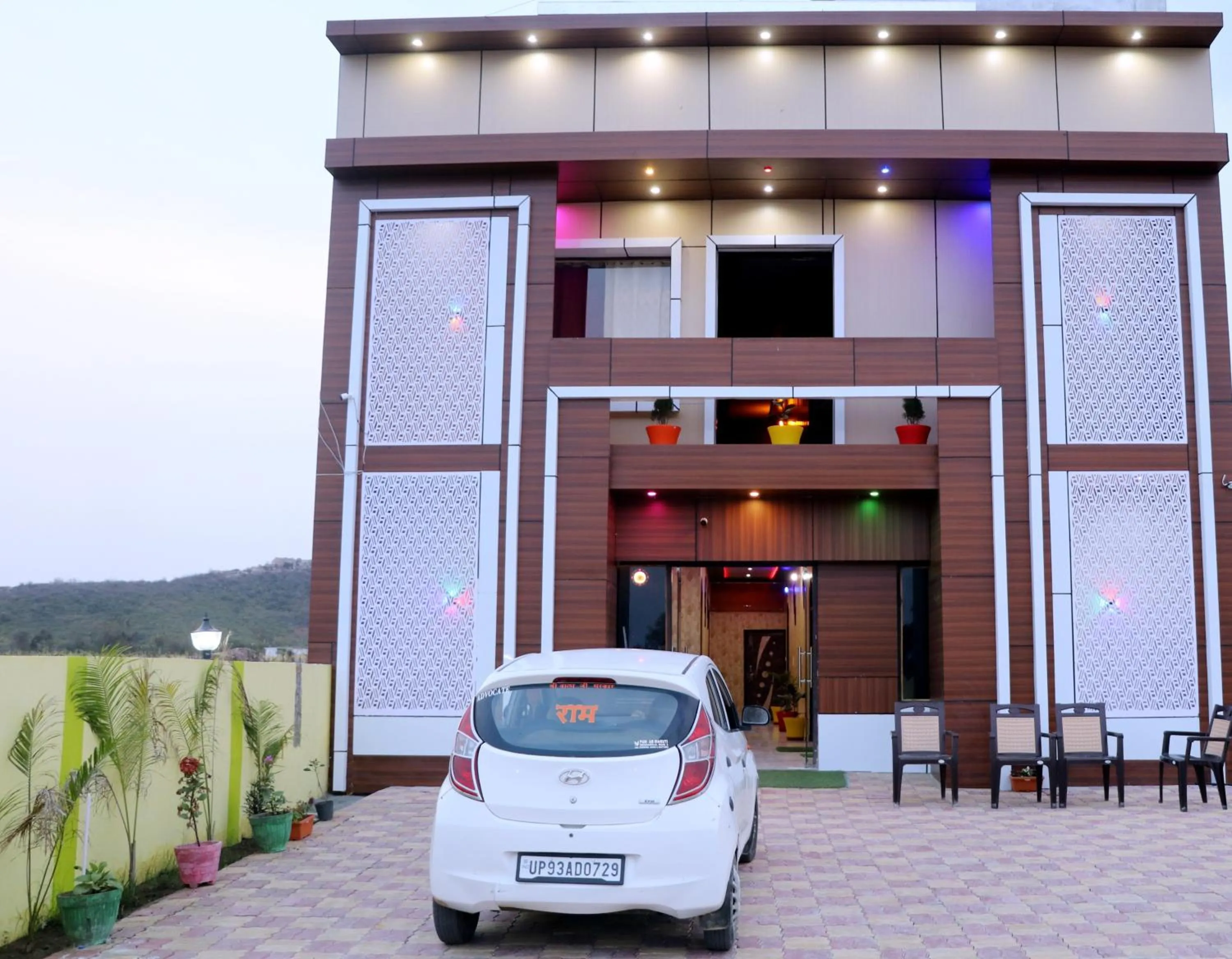 Hotel O Krishna Manu Palace