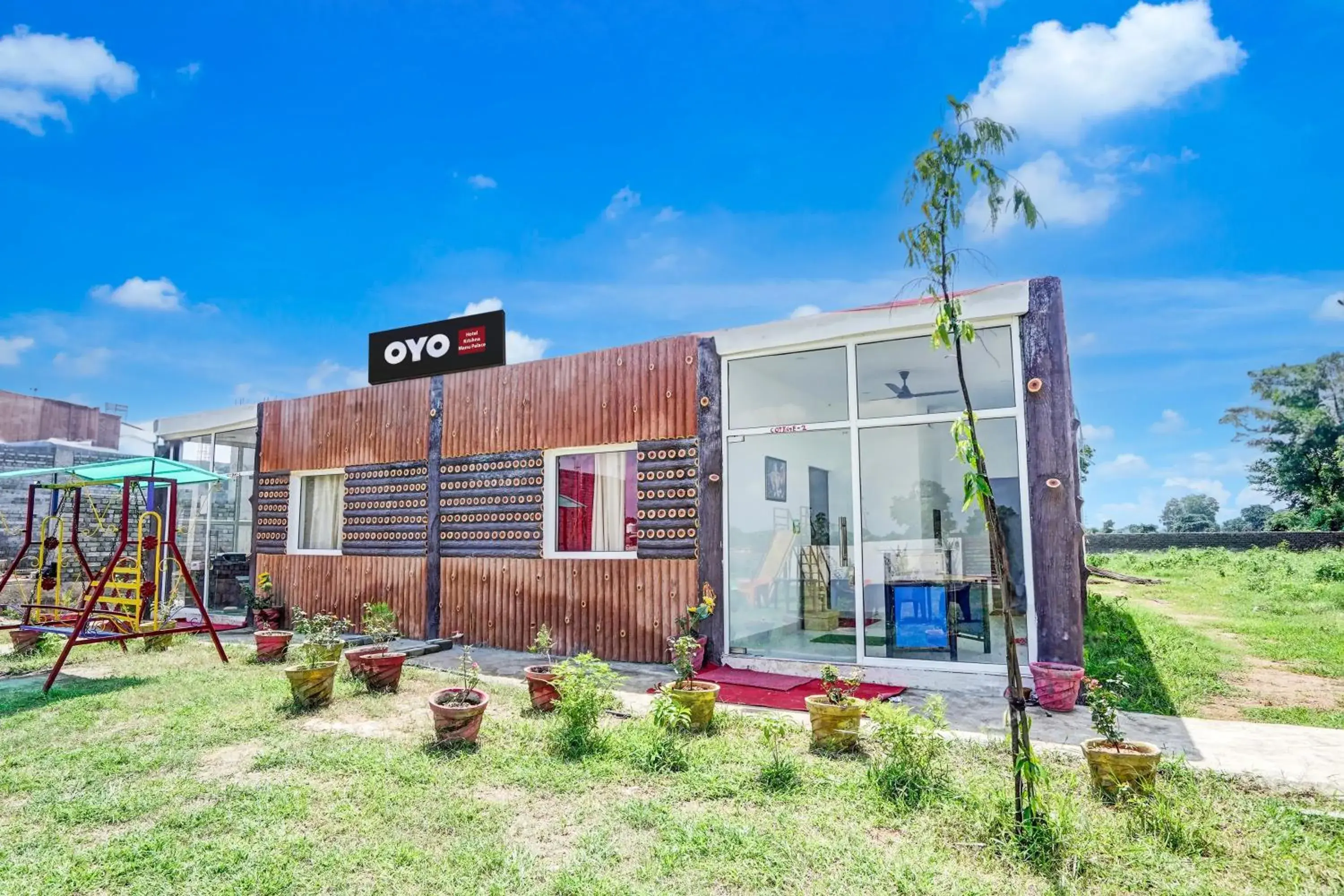 Facade/entrance in Hotel O Krishna Manu Palace Facade/entrance in Hotel O Krishna Manu Palace