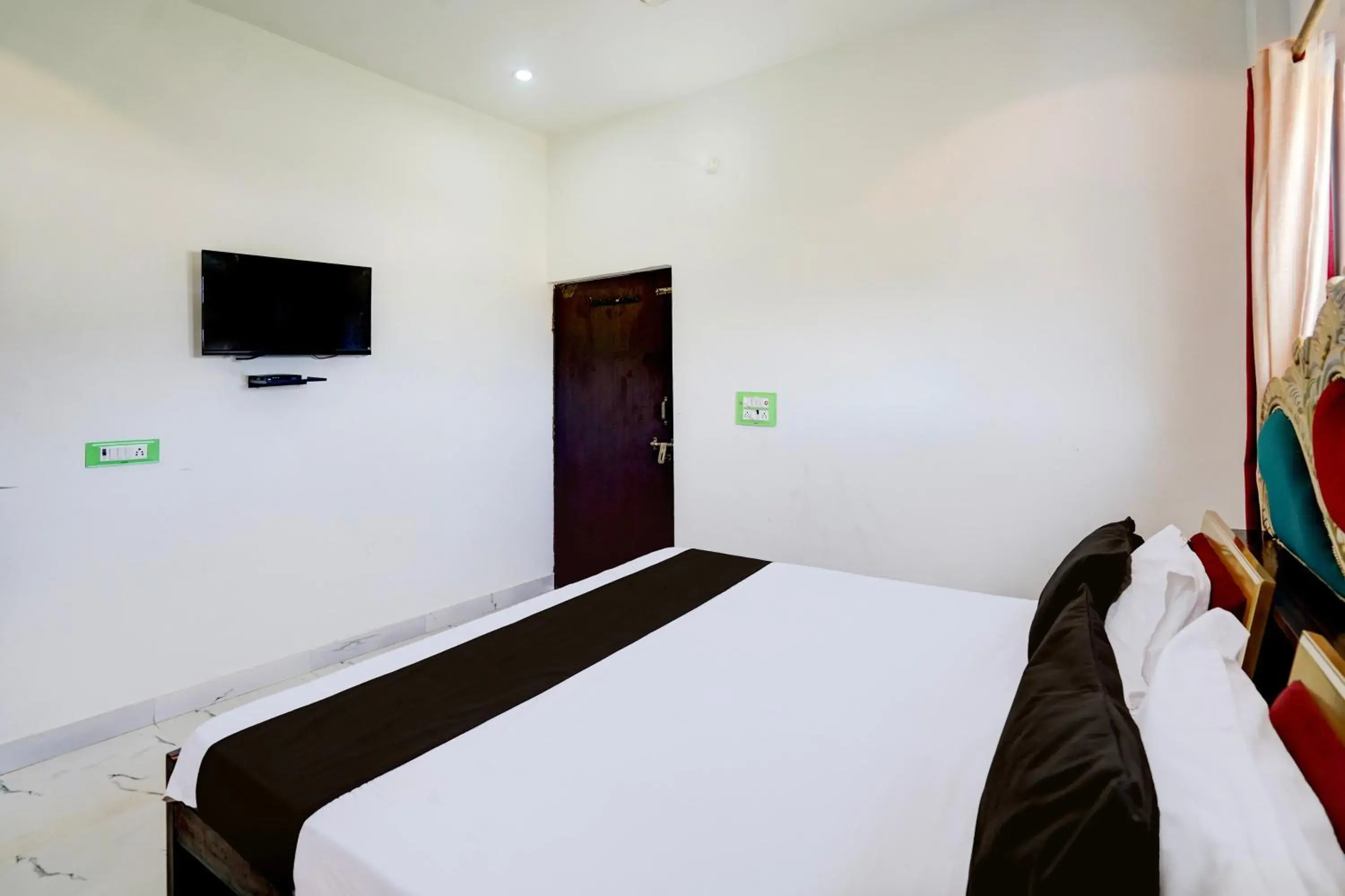 Bedroom, Bed in Hotel O Krishna Manu Palace Bedroom, Bed in Hotel O Krishna Manu Palace