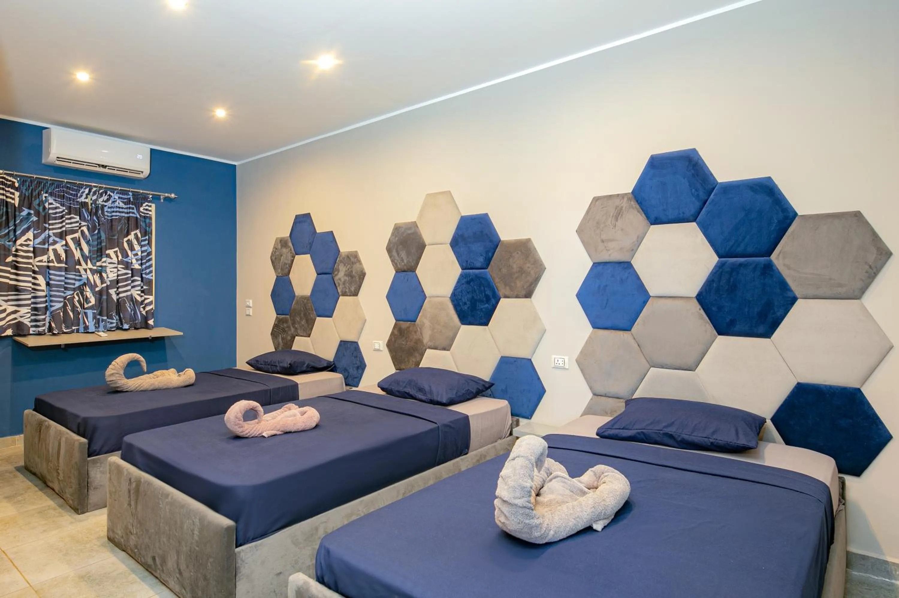 Photo of the whole room, Bed in Bedcoin Hostel