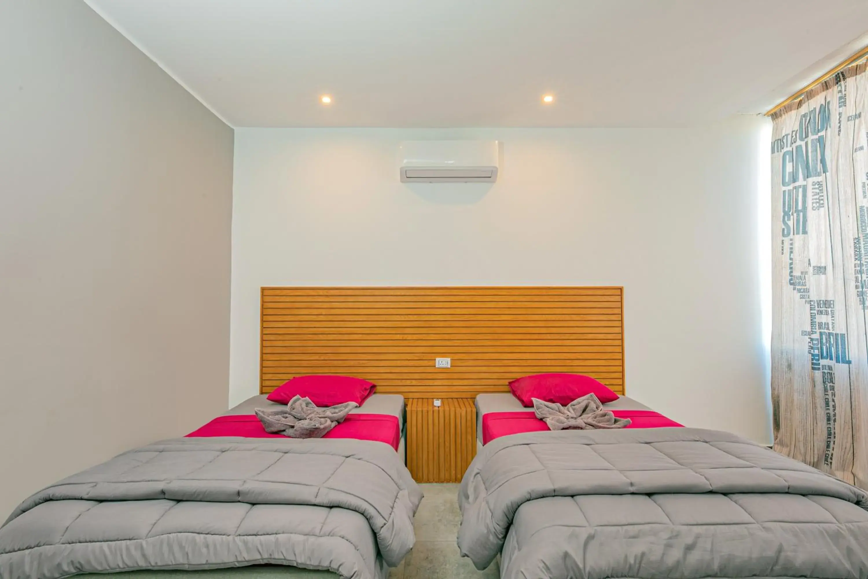 Deluxe Twin Room - single occupancy in Bedcoin Hostel Deluxe Twin Room - single occupancy in Bedcoin Hostel