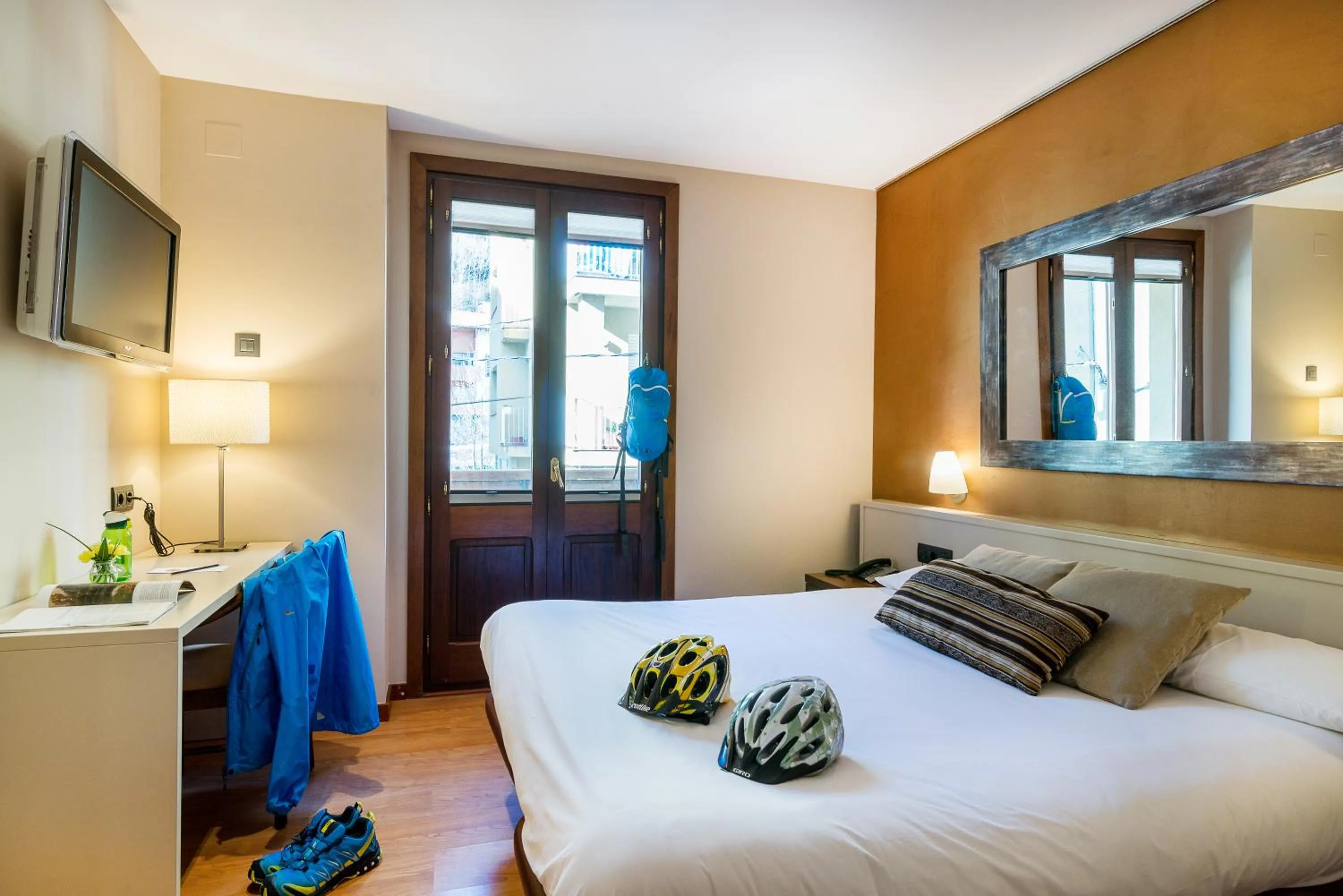 Photo of the whole room, Bed in Hotel Els Caçadors de Ribes