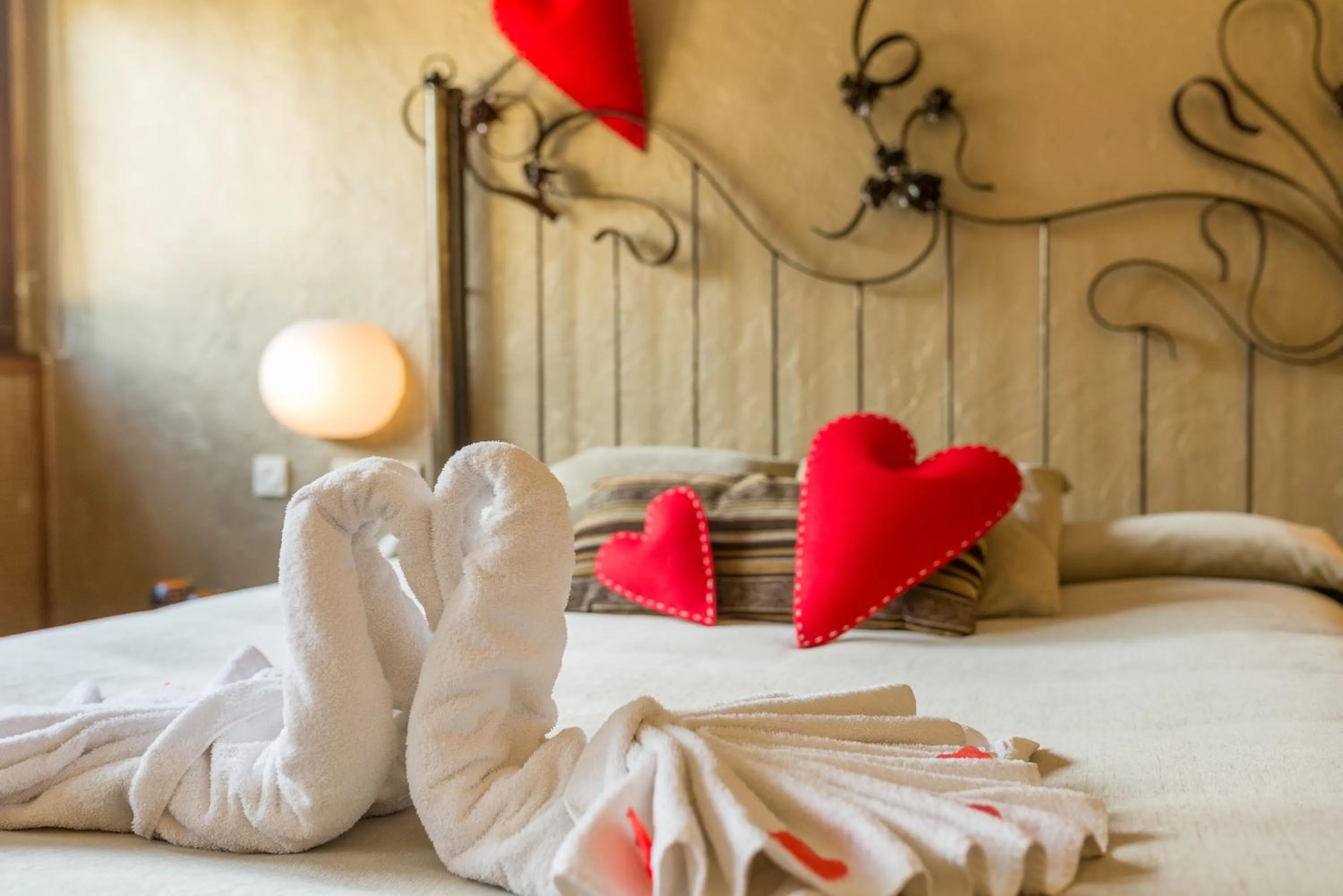Decorative detail, Bed in Hotel Els Caçadors de Ribes