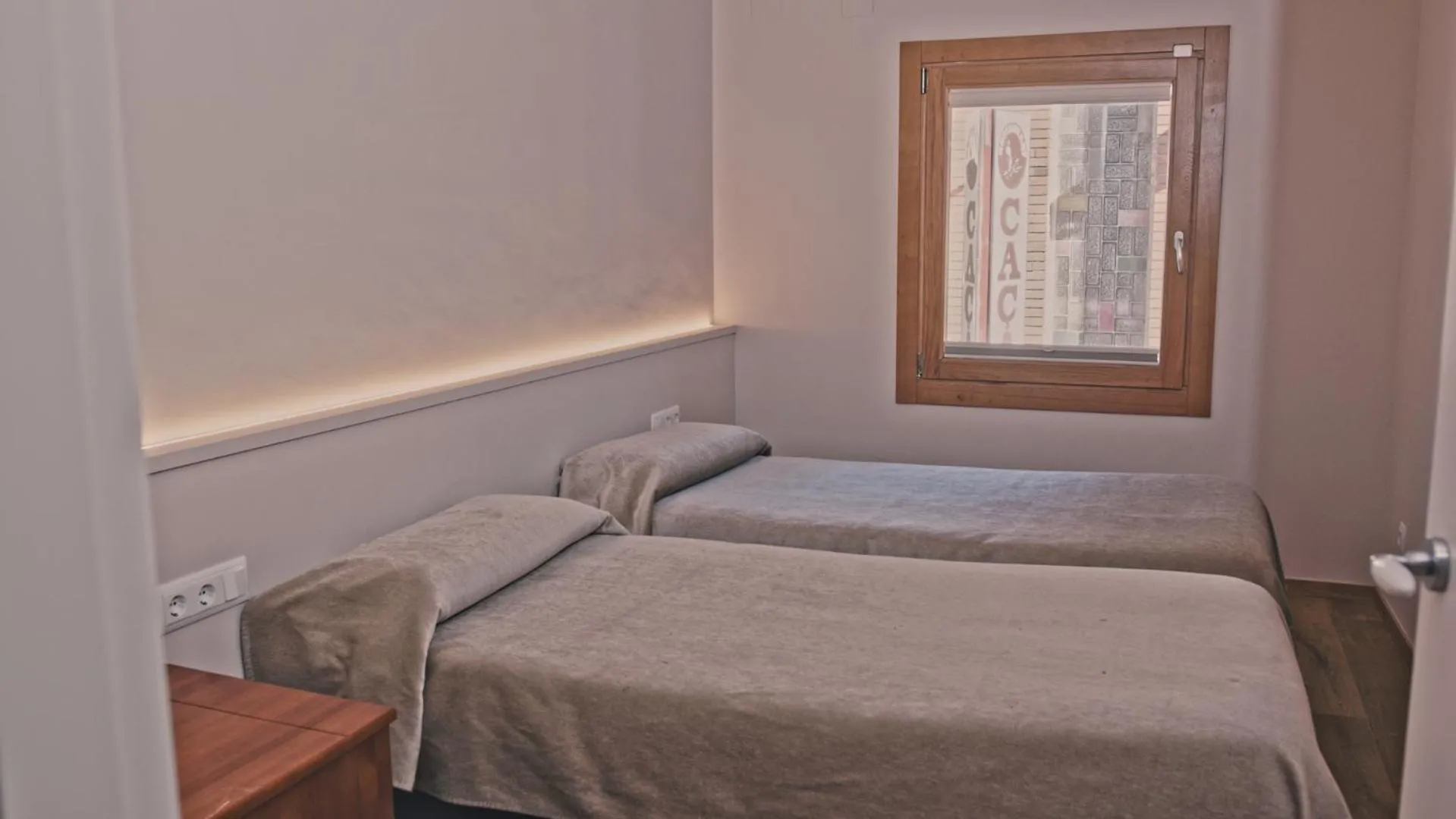 Bedroom, Bed in Hotel Els Caçadors de Ribes