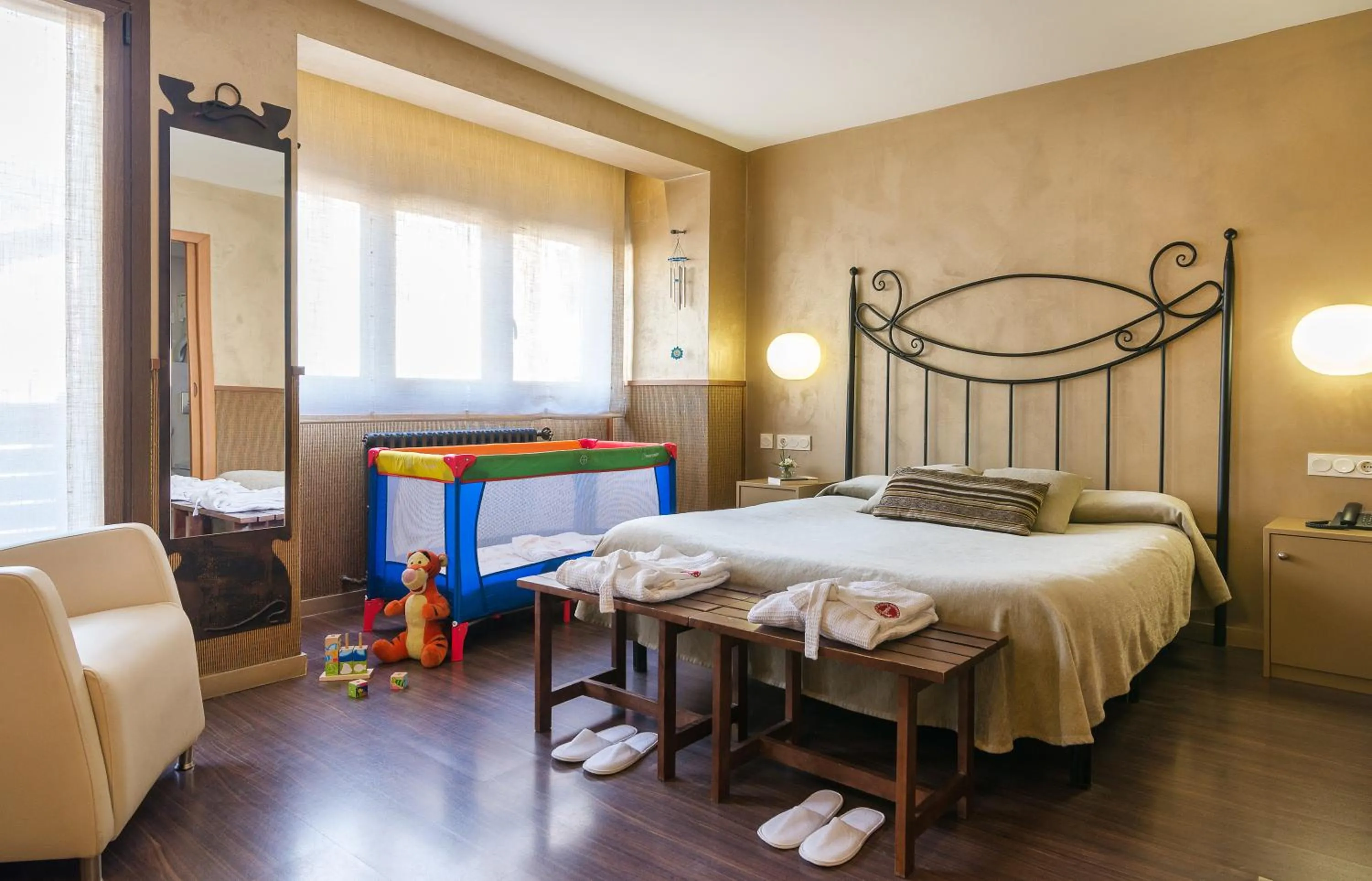 Photo of the whole room, Bed in Hotel Els Caçadors de Ribes