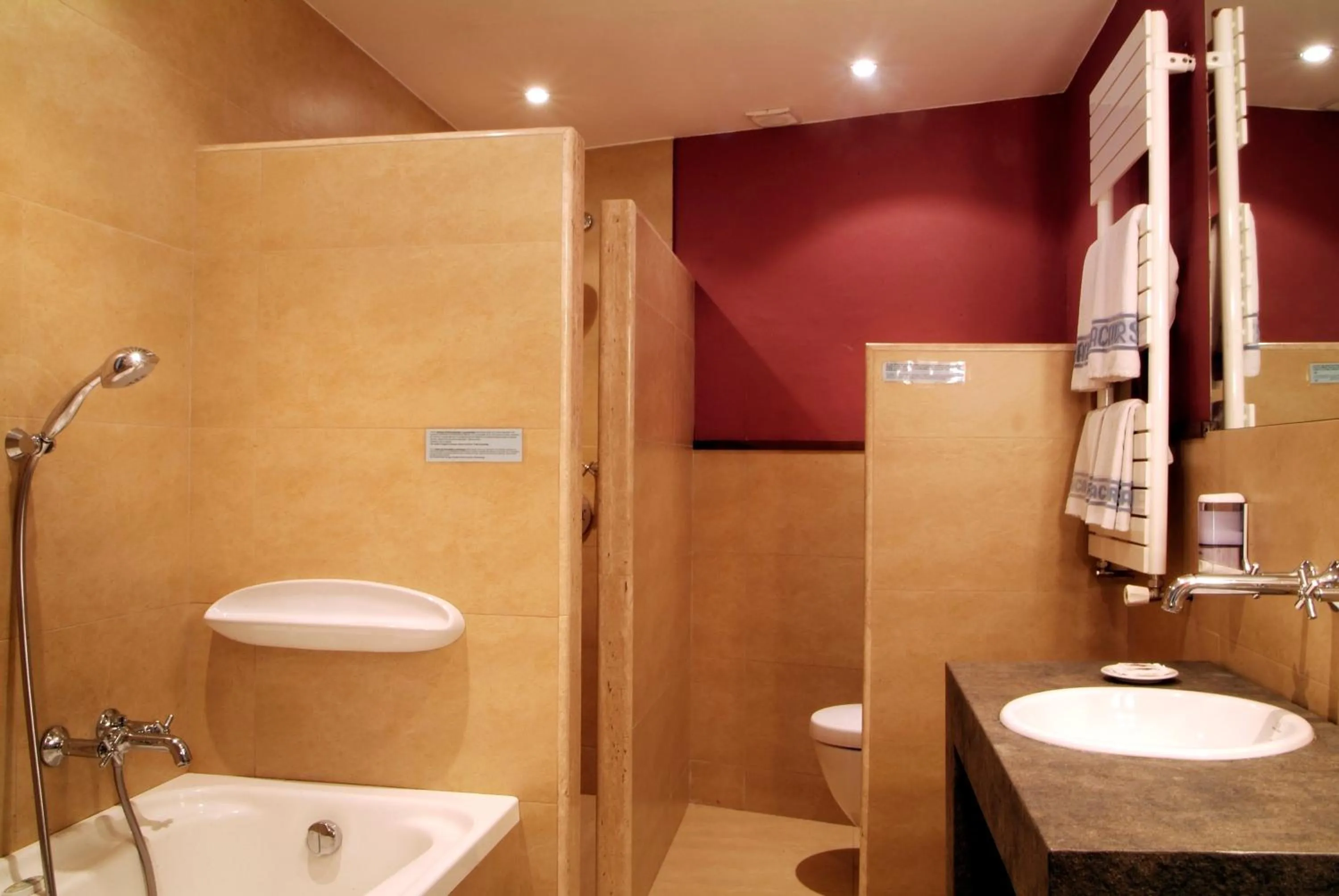 Bathroom in Hotel Els Caçadors de Ribes
