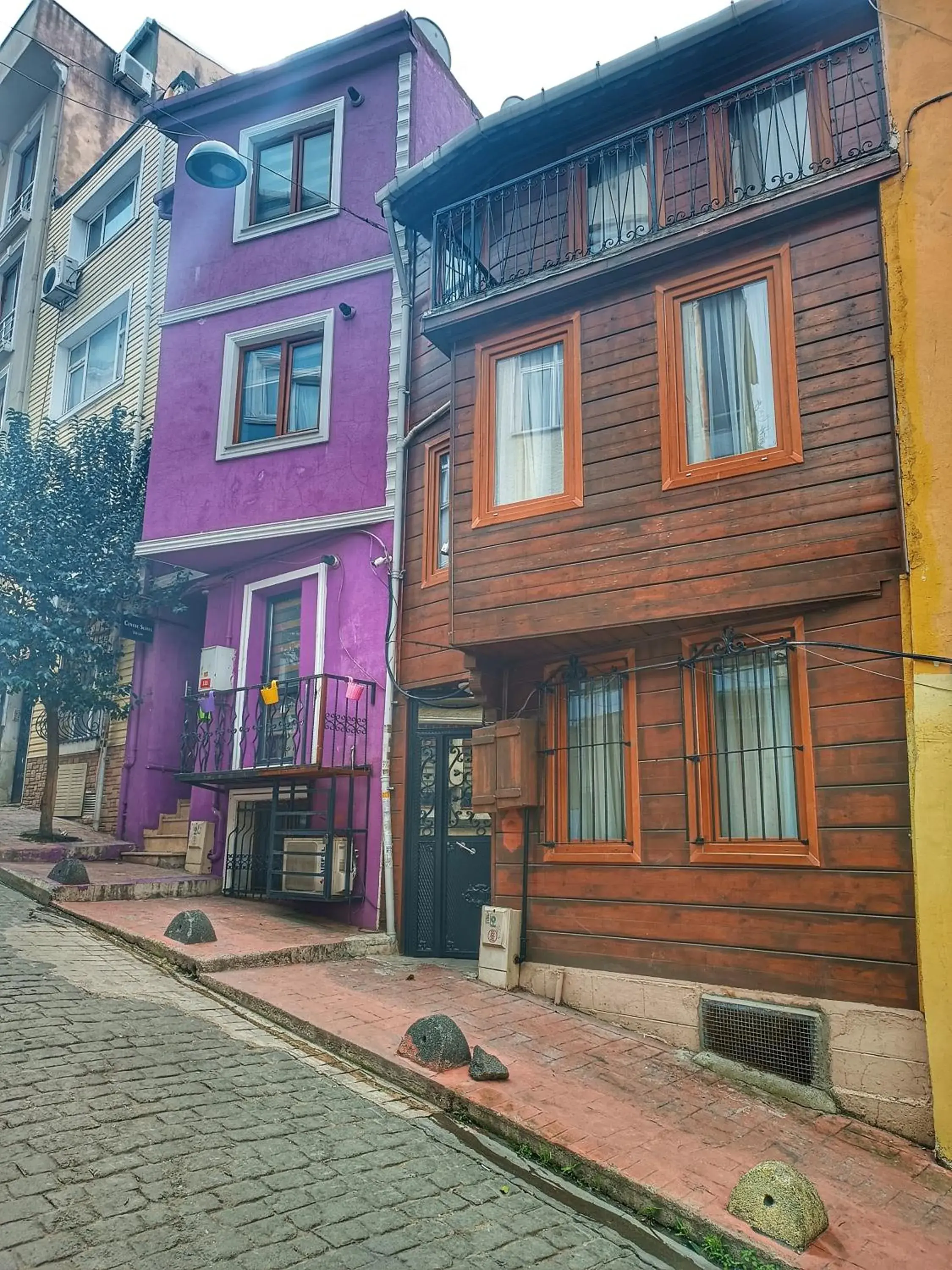 Property building in Taksim History Wooden Hostel Property building in Taksim History Wooden Hostel