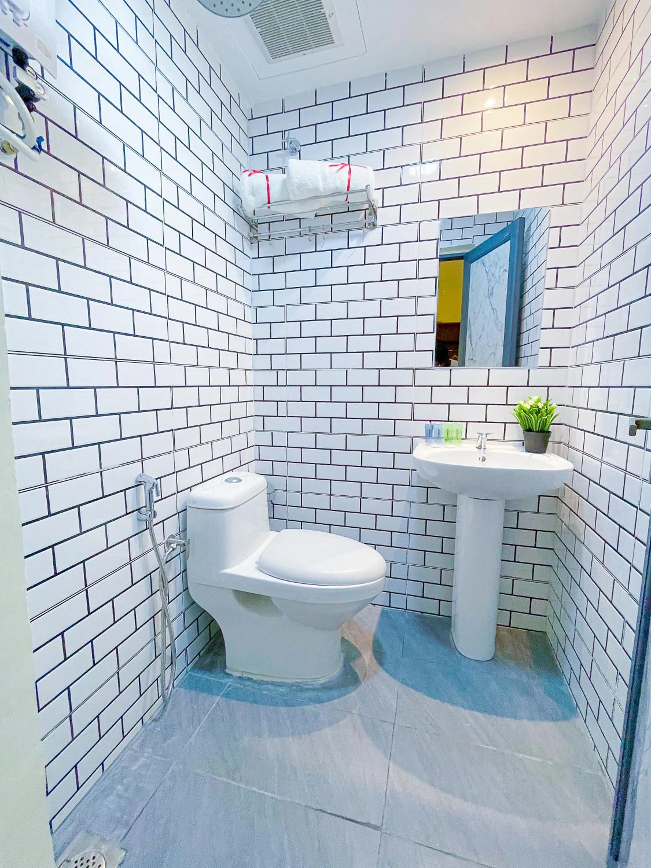 Shower, Bathroom in Astar Hotel Bukit Bintang