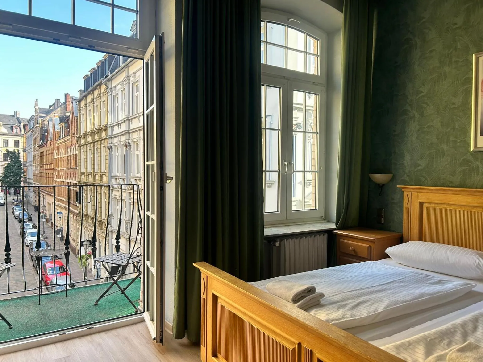 Balcony/Terrace, Bed in Nostalgie Altstadthotel Kornpforte