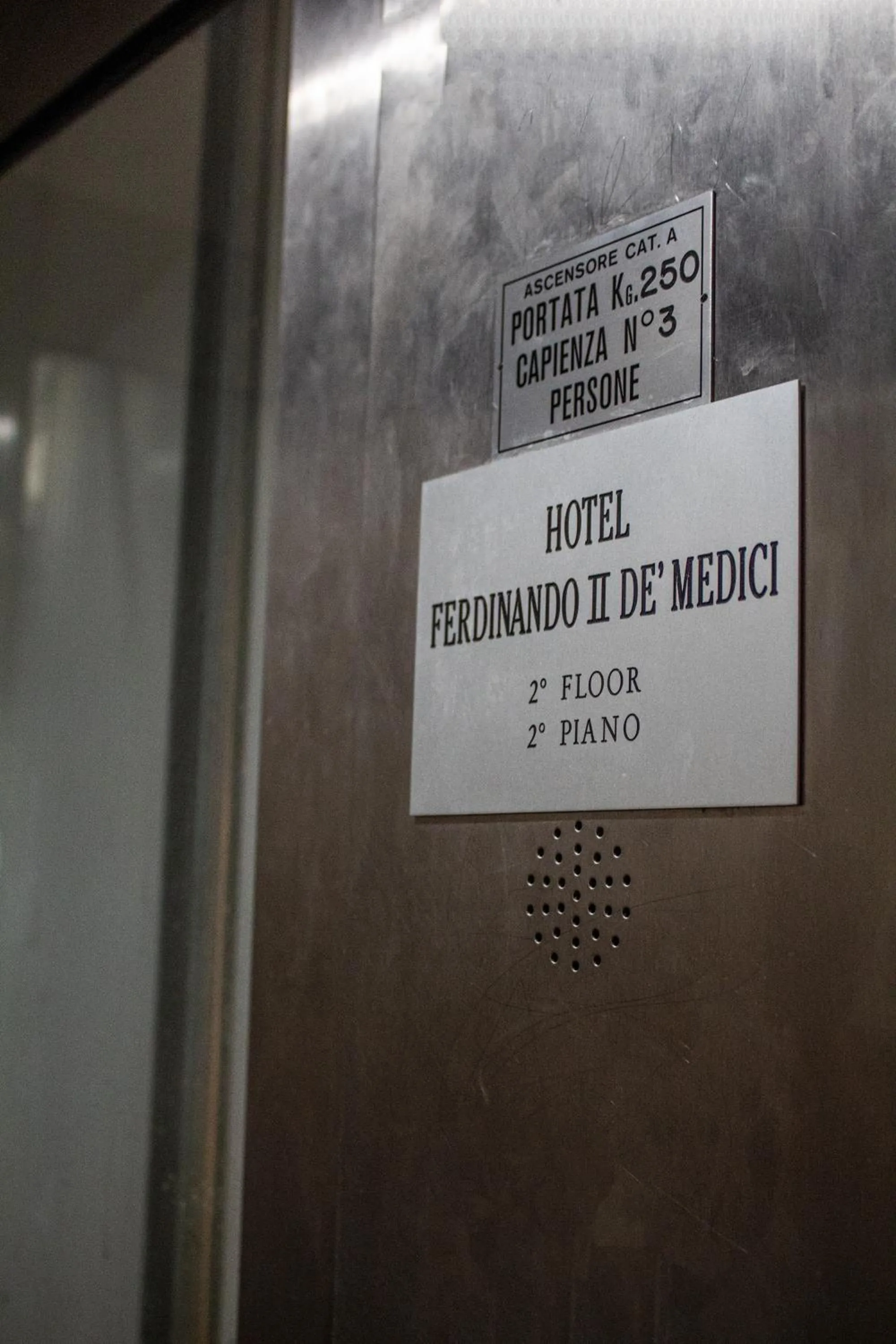 elevator in Ferdinando II De' Medici