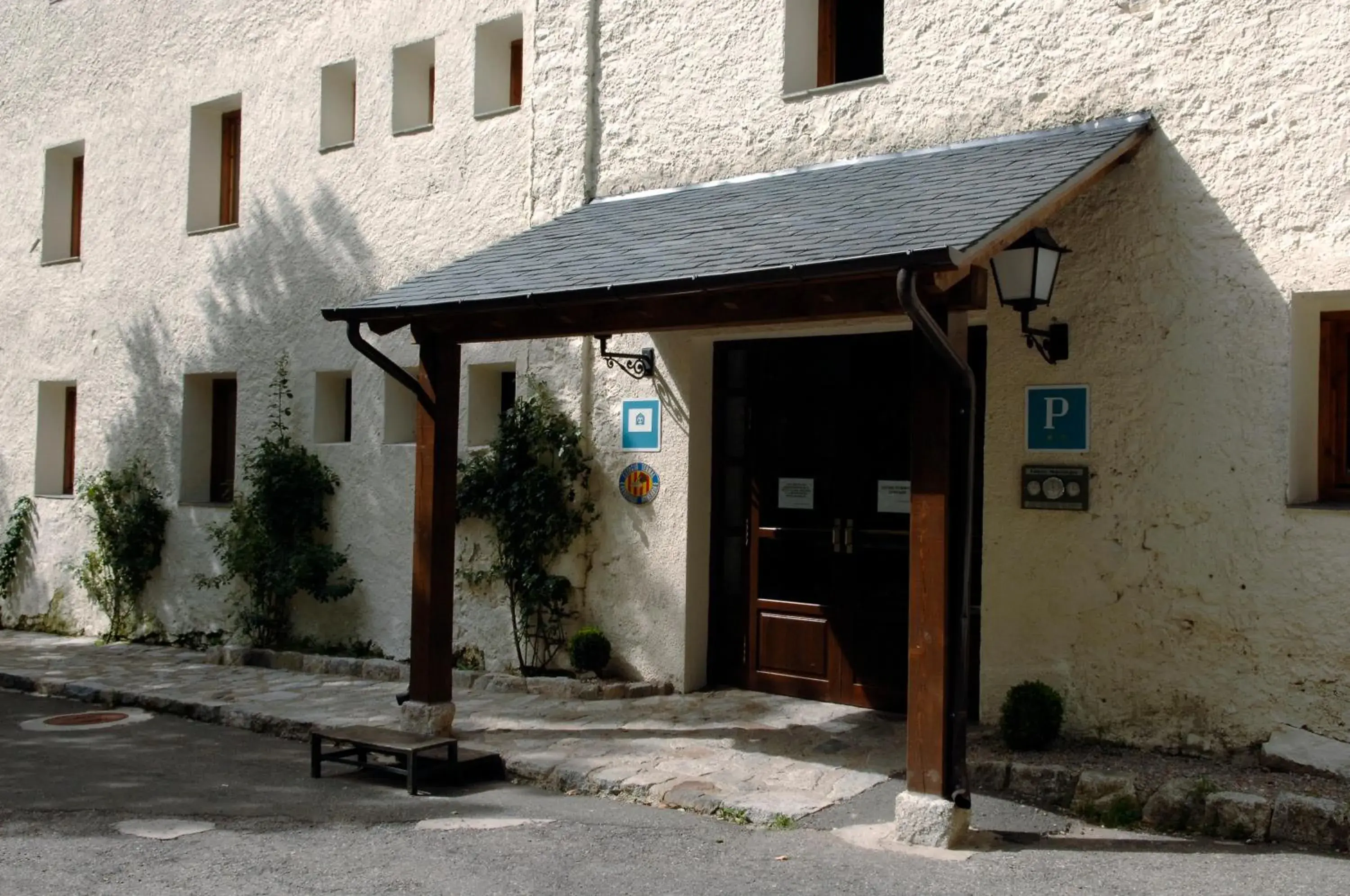 Facade/entrance in Hotel Caldas Facade/entrance in Hotel Caldas