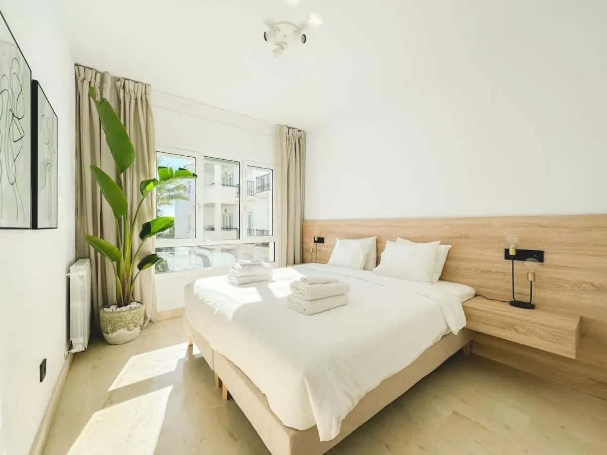 Spacious apartment Gym Paddel Club Beach Wifi Park