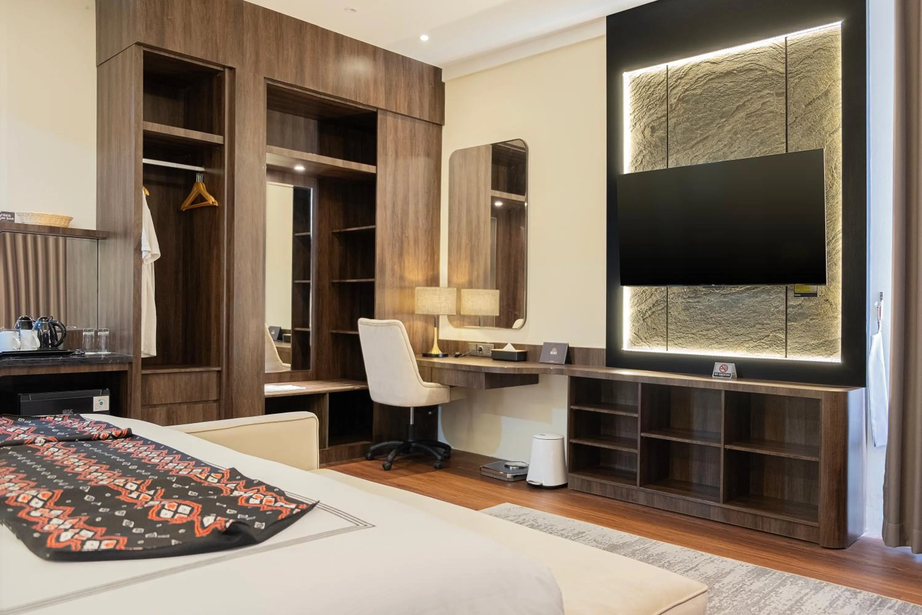 Bed in BEST WORLD KINDAI HOTEL