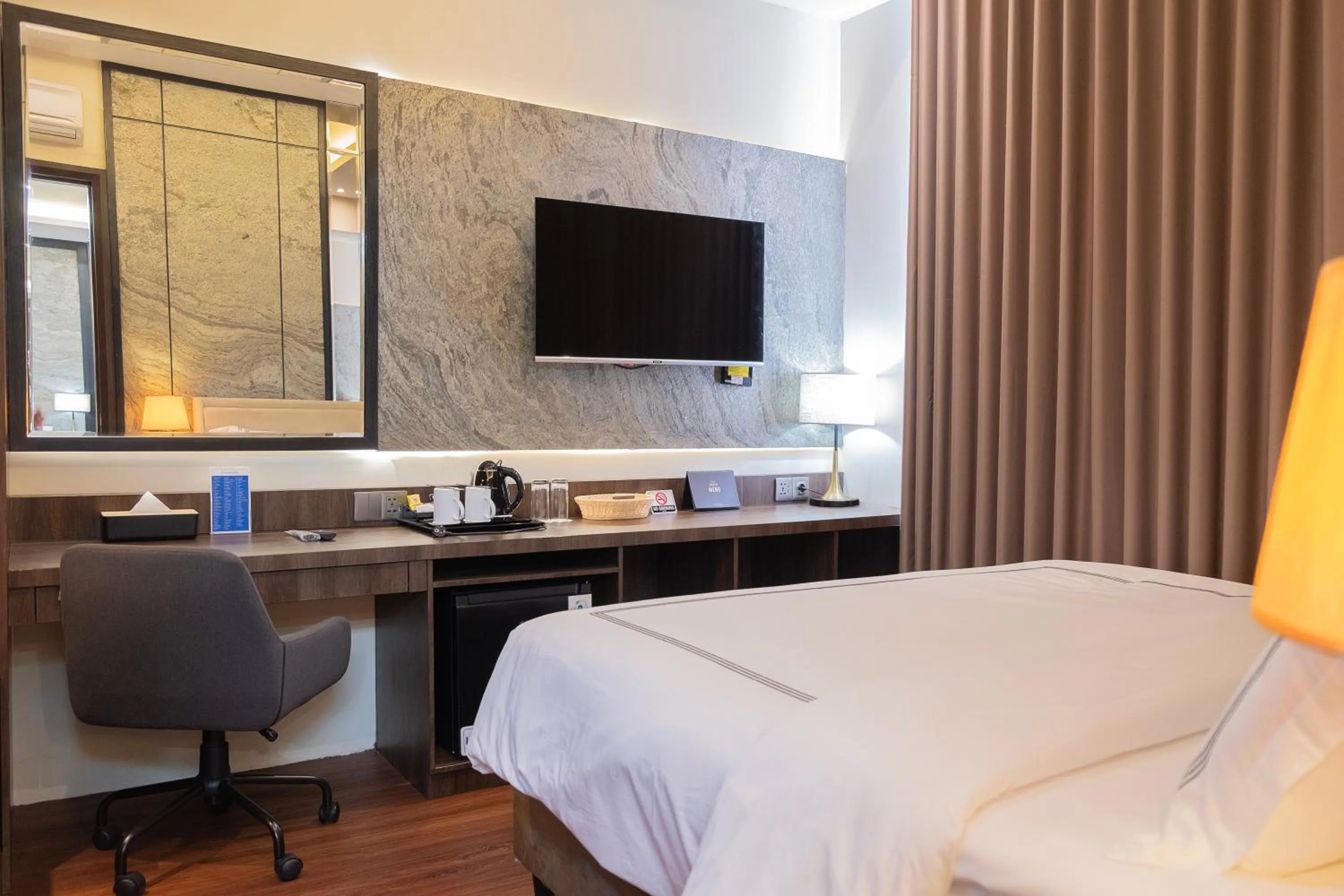 Bed in BEST WORLD KINDAI HOTEL