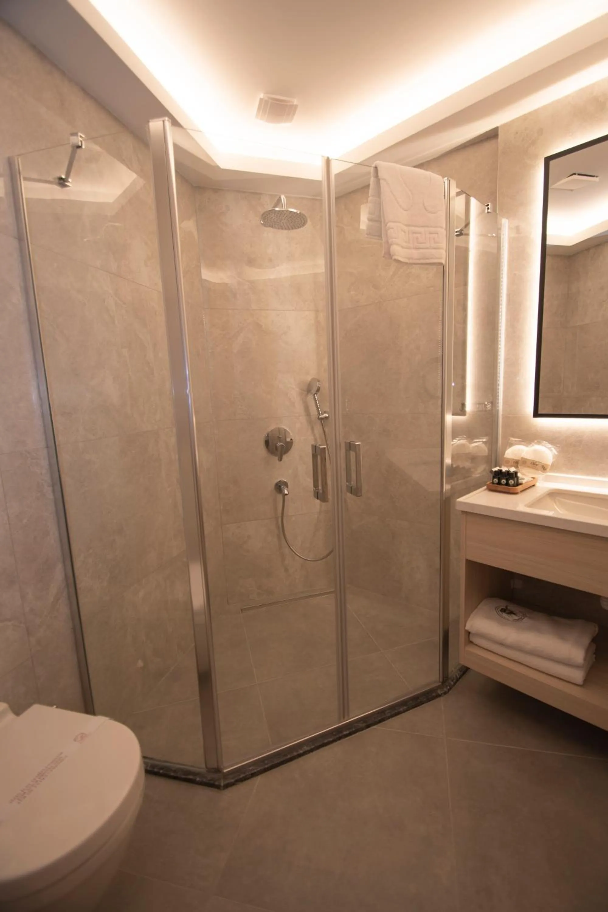 Bathroom in Vera Life Hotel