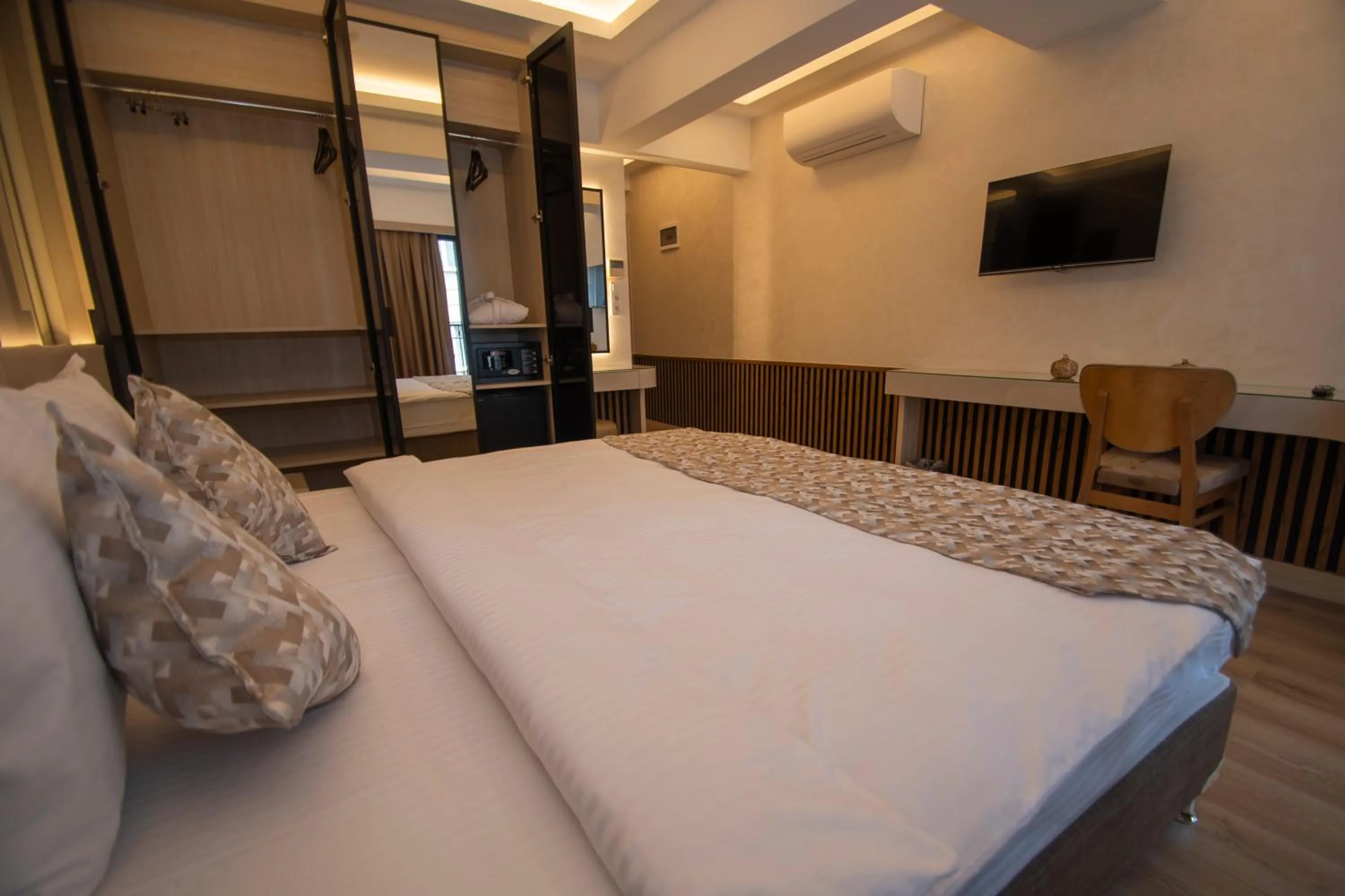 Massage, Bed in Vera Life Hotel