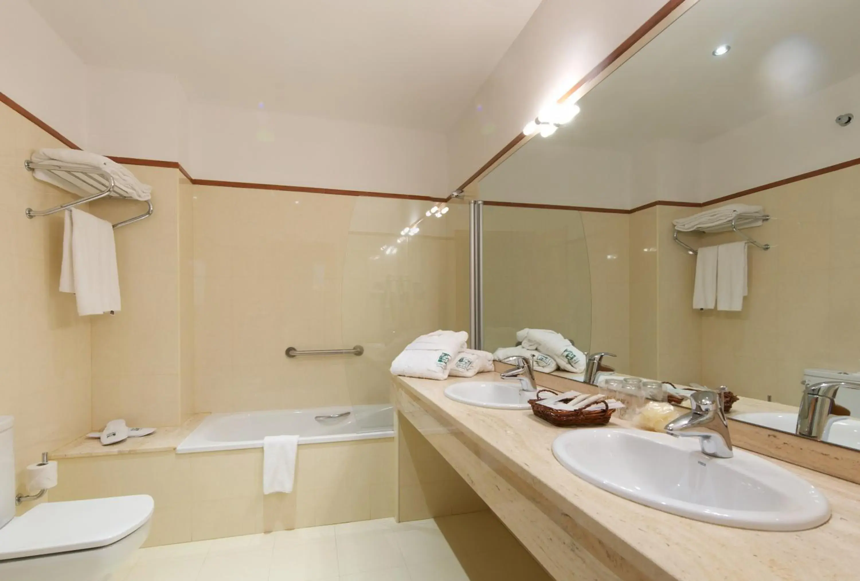 Bathroom in Hotel Manantial Bathroom in Hotel Manantial