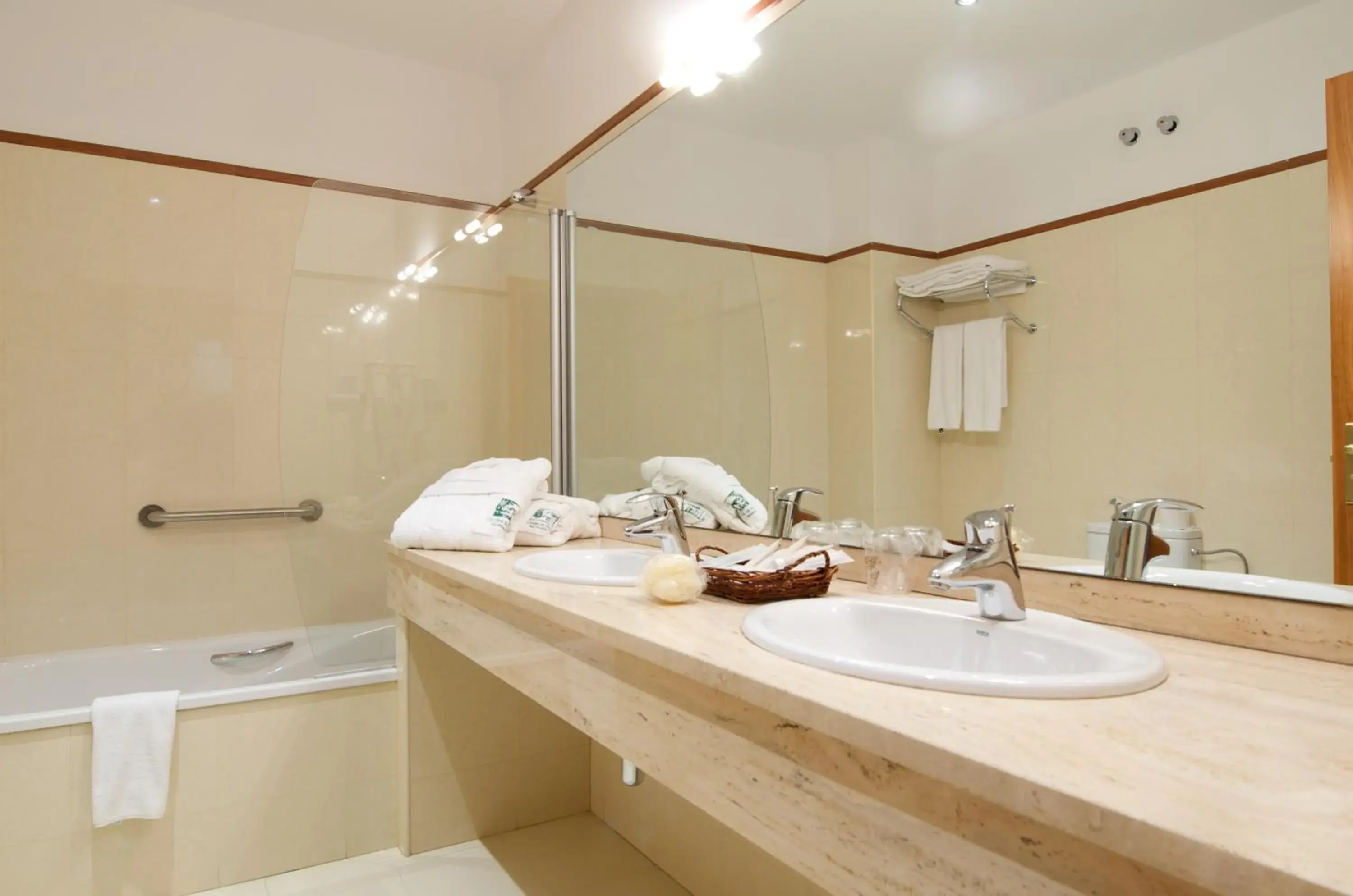 Suite - single occupancy in Hotel Manantial Suite - single occupancy in Hotel Manantial