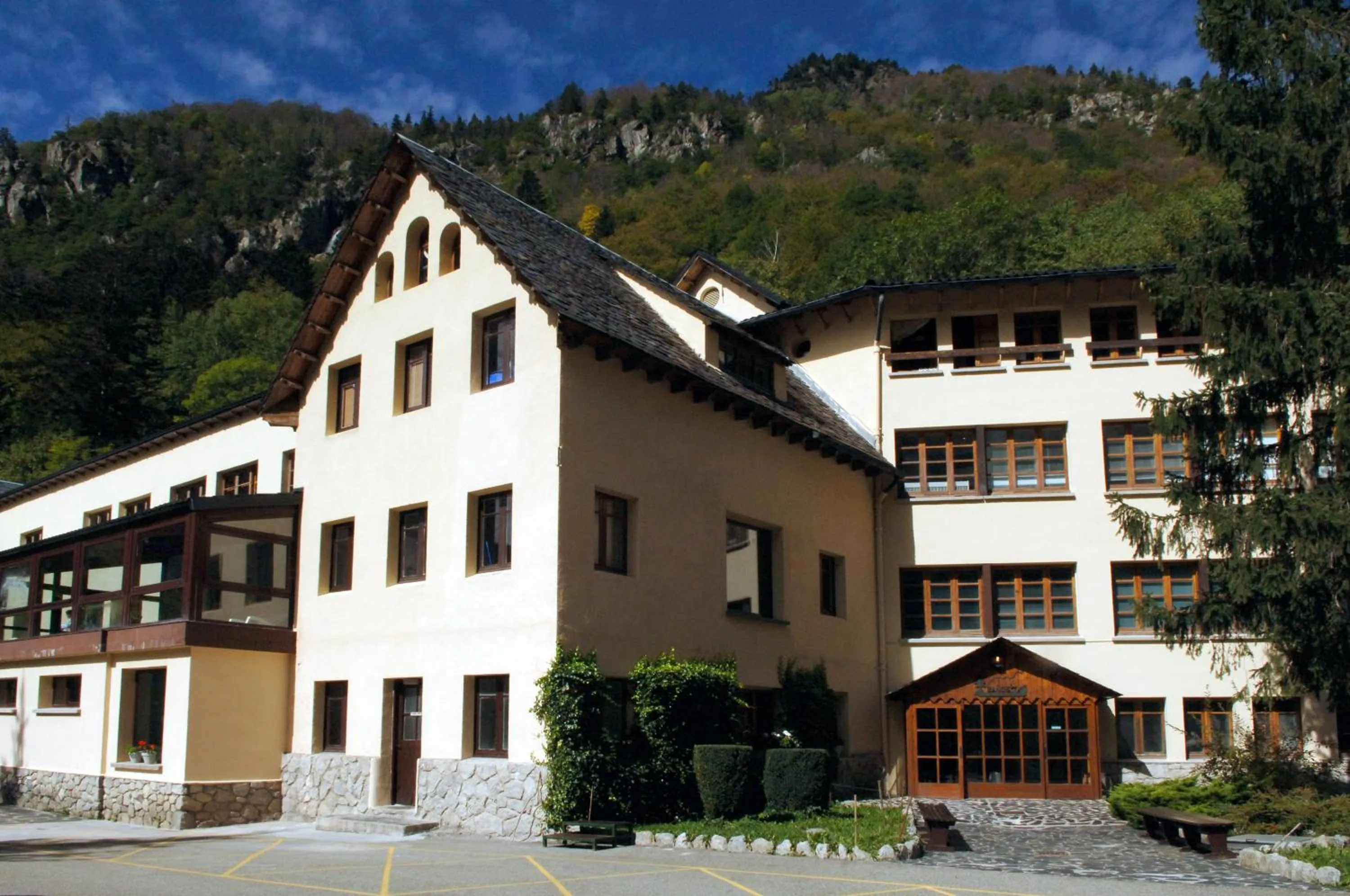 Facade/entrance in Hotel Manantial