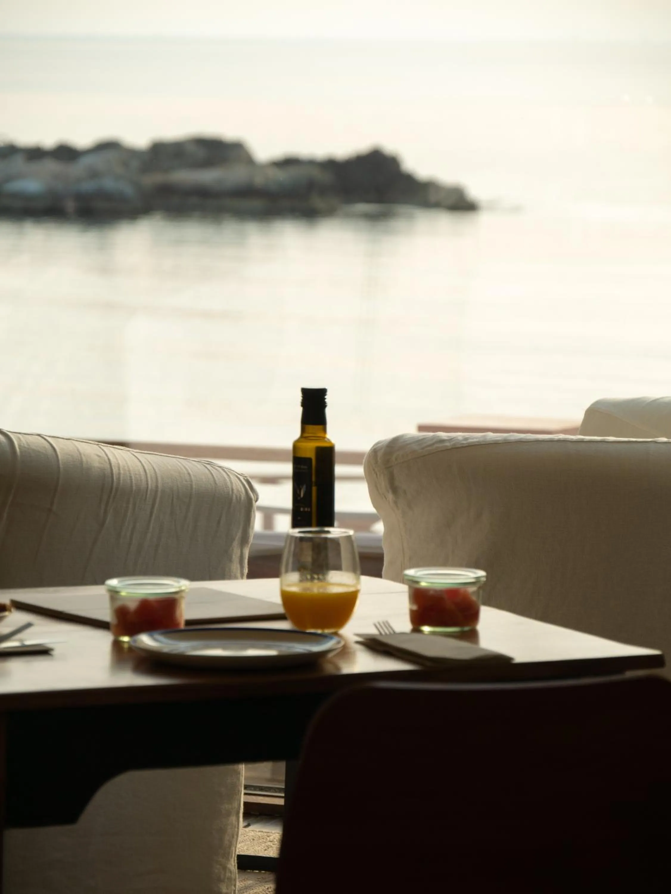 Dining area in Hostal Empúries