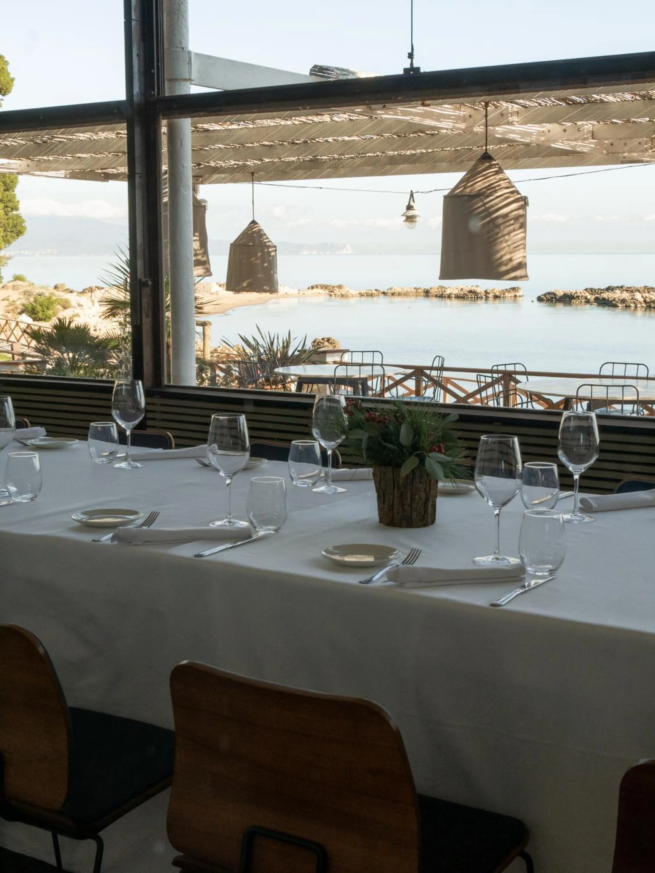 Restaurant/places to eat in Hostal Empúries